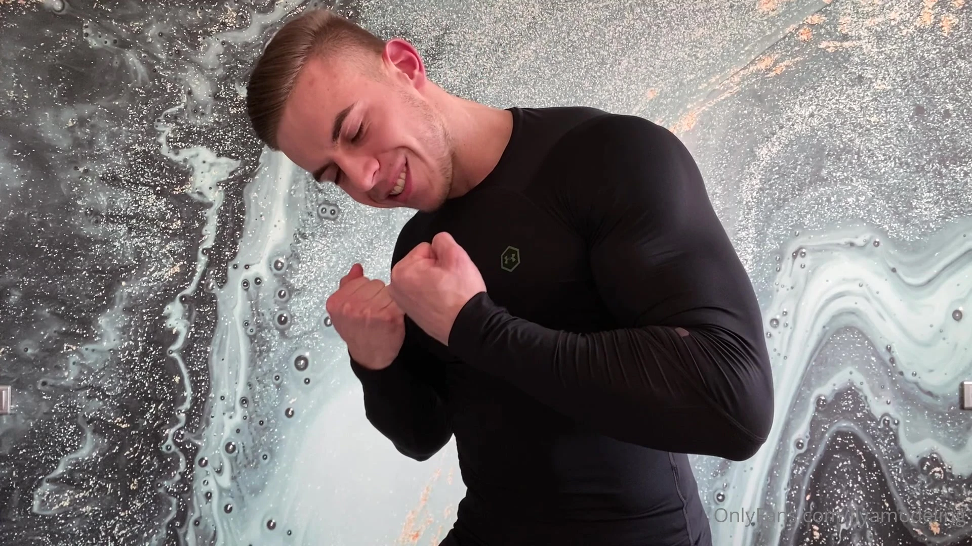 man bitch душевой эксибиционист MuscularFriend porn Exclusive video full