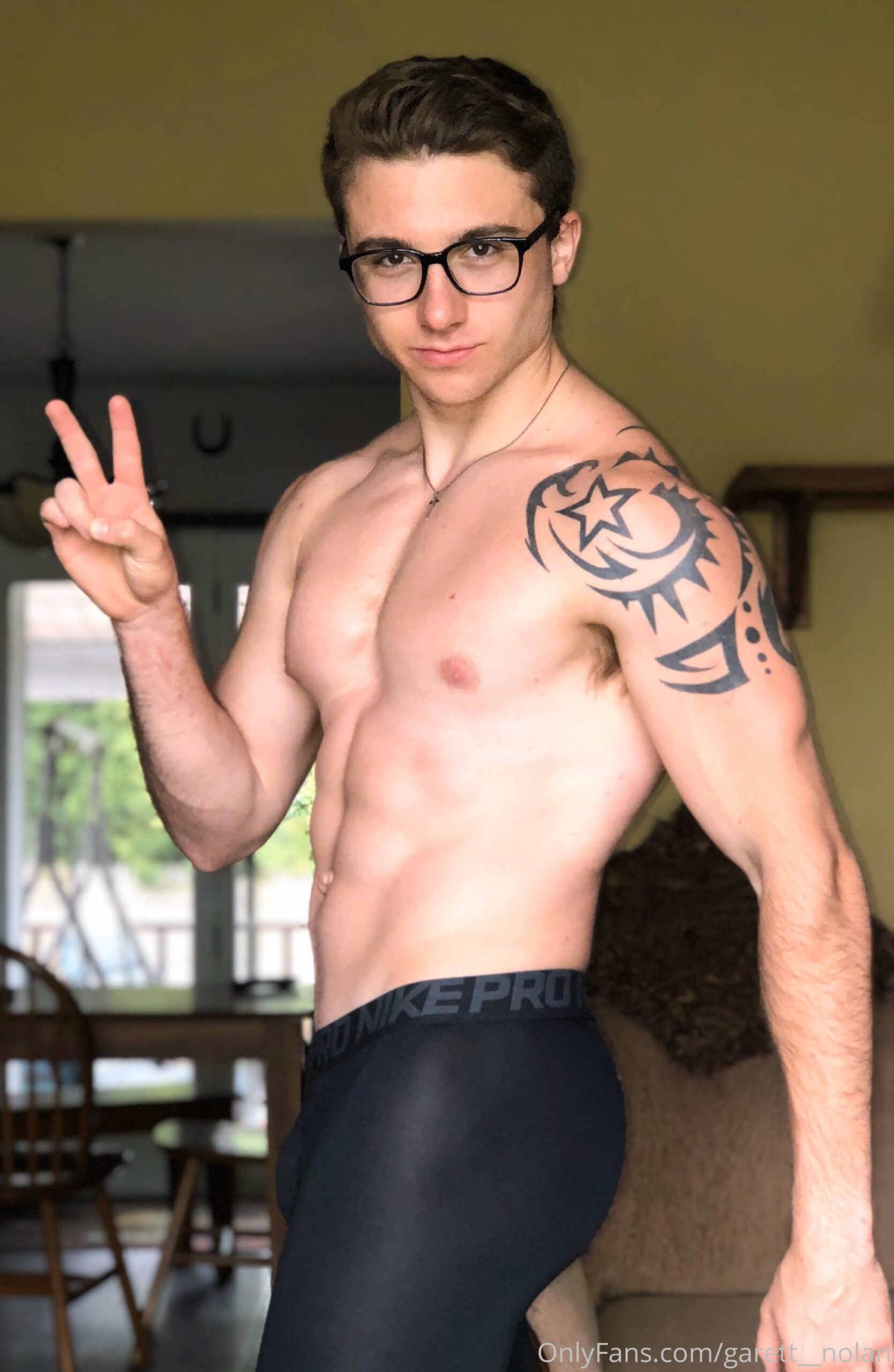 masculine TIKTOKER garett__nolan  huge pecs Exclusive full vid Epic