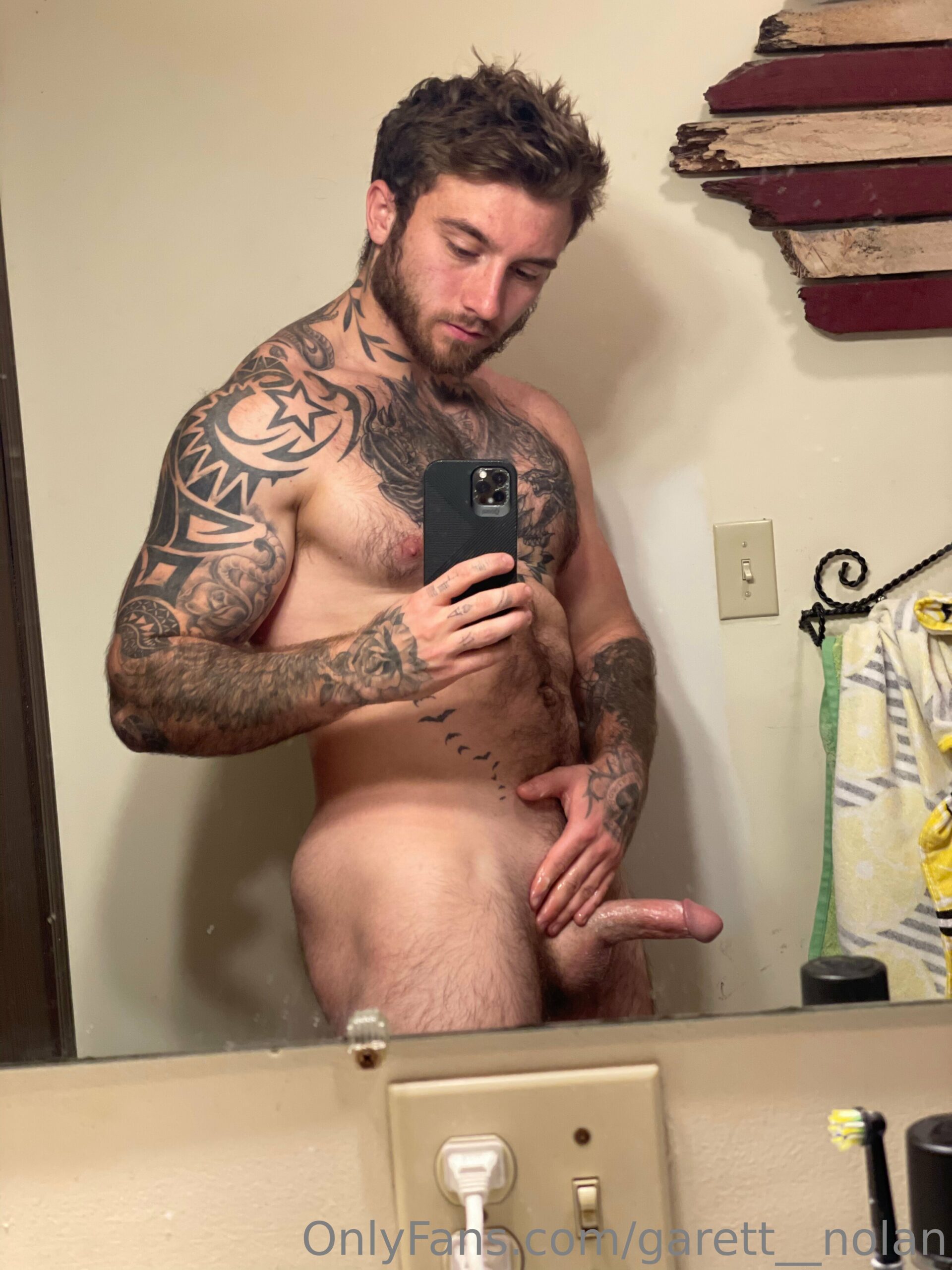 TIKTOK STAR Garett Nolan leaked