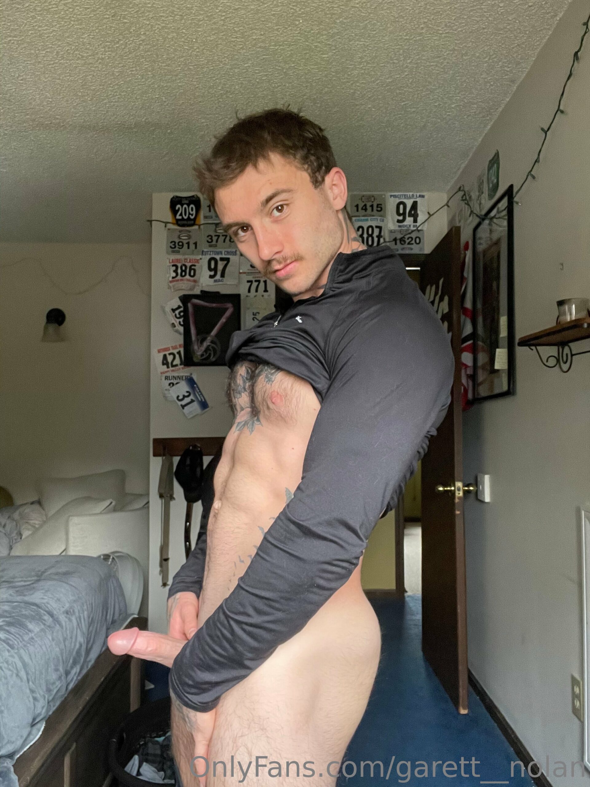 TIKTOKER garett__nolan fapello Exposed