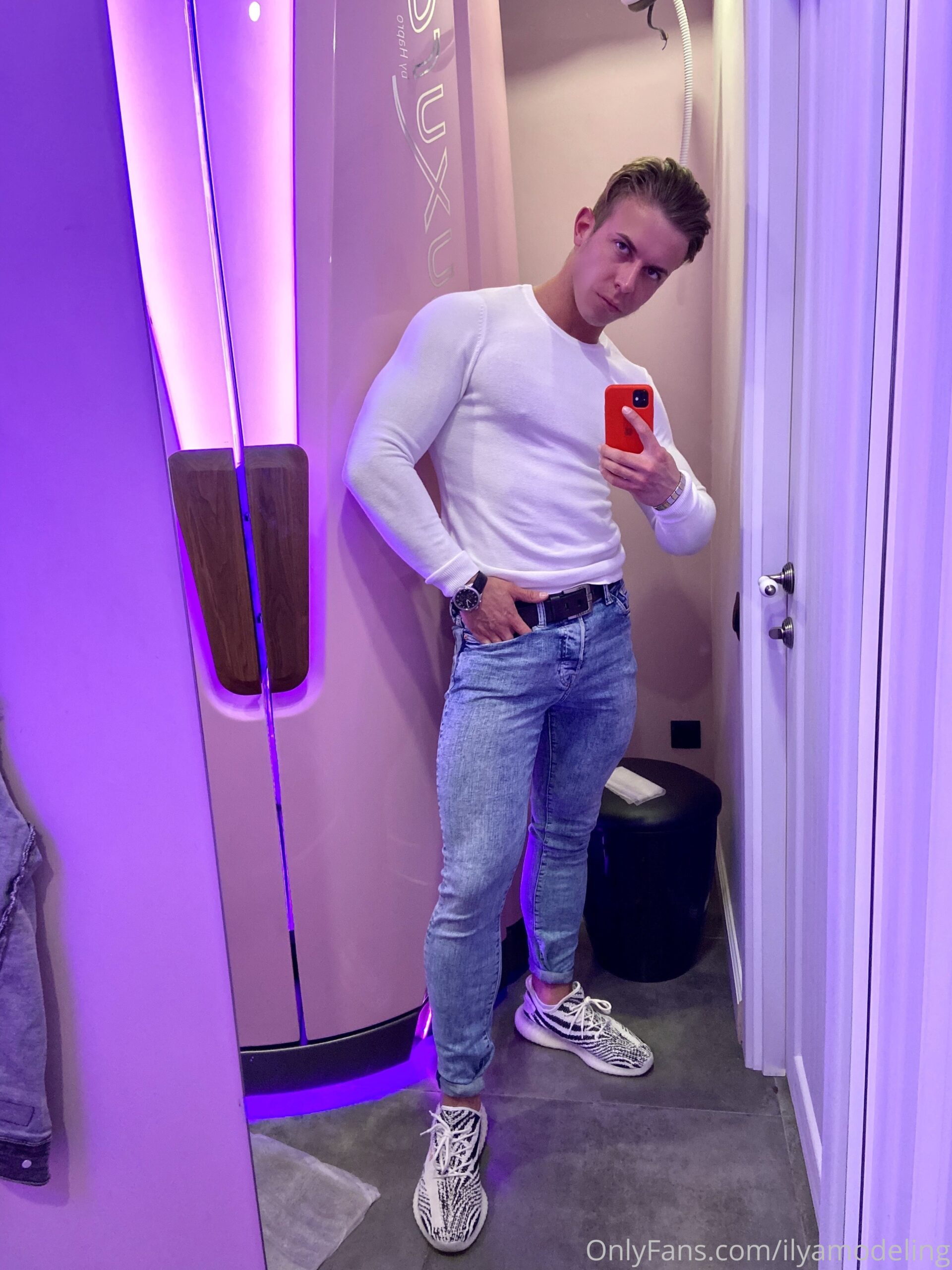 Sensational hottie дразнящий MuscularFriend Nude Patreon Leaked full video