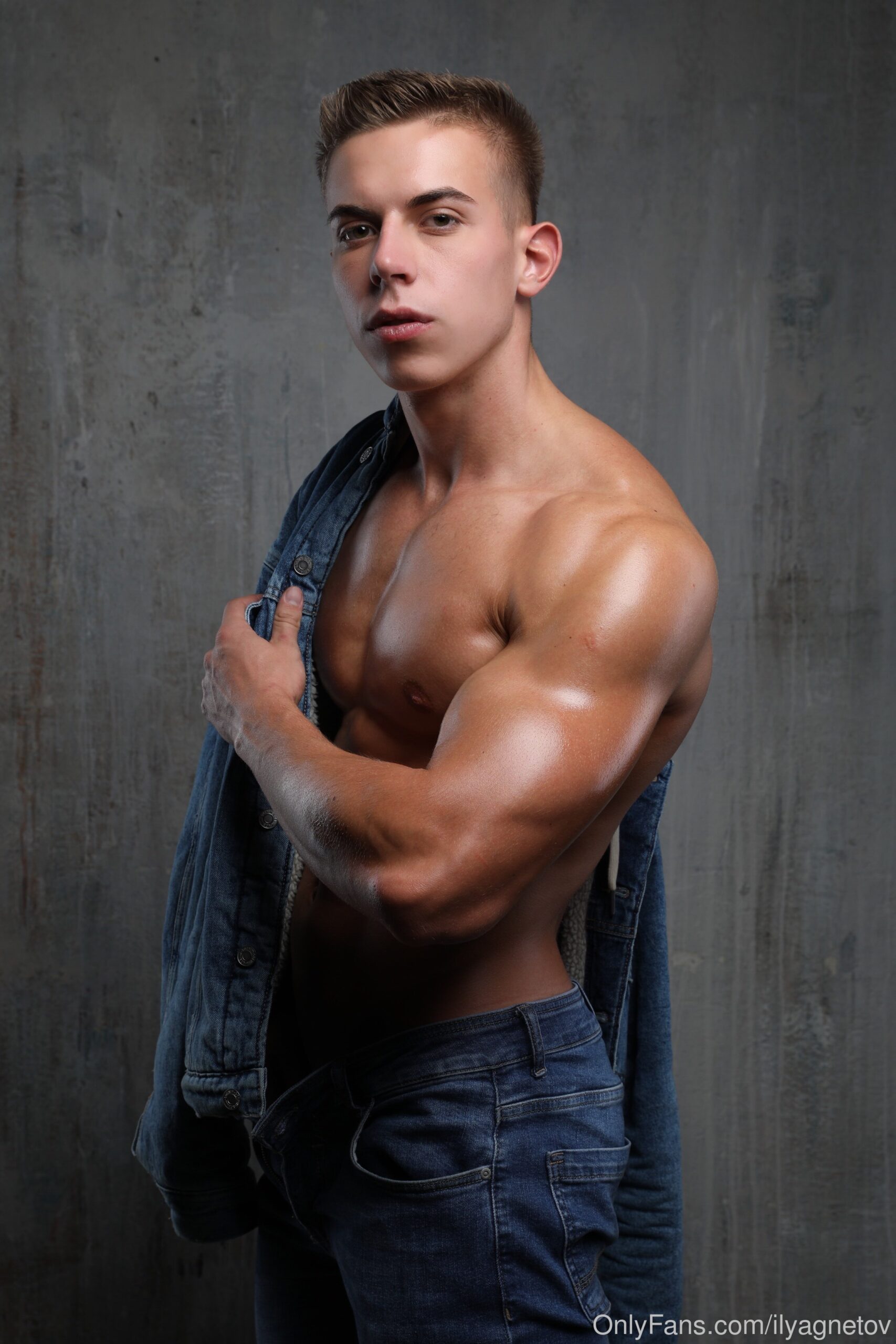 душевой эксибиционист Ilyamodeling leaked onlyfans Sensational