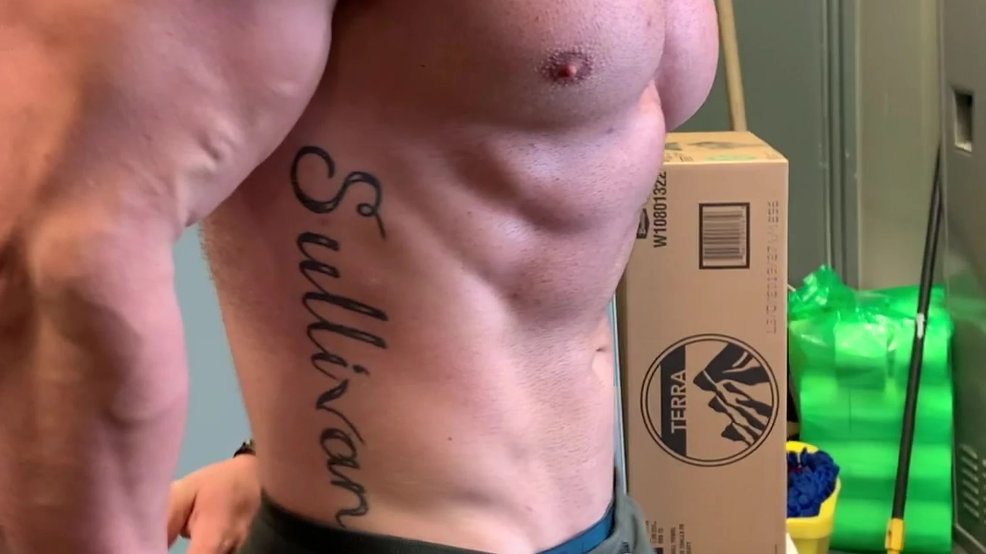 Babe veiny STEEL of leaks