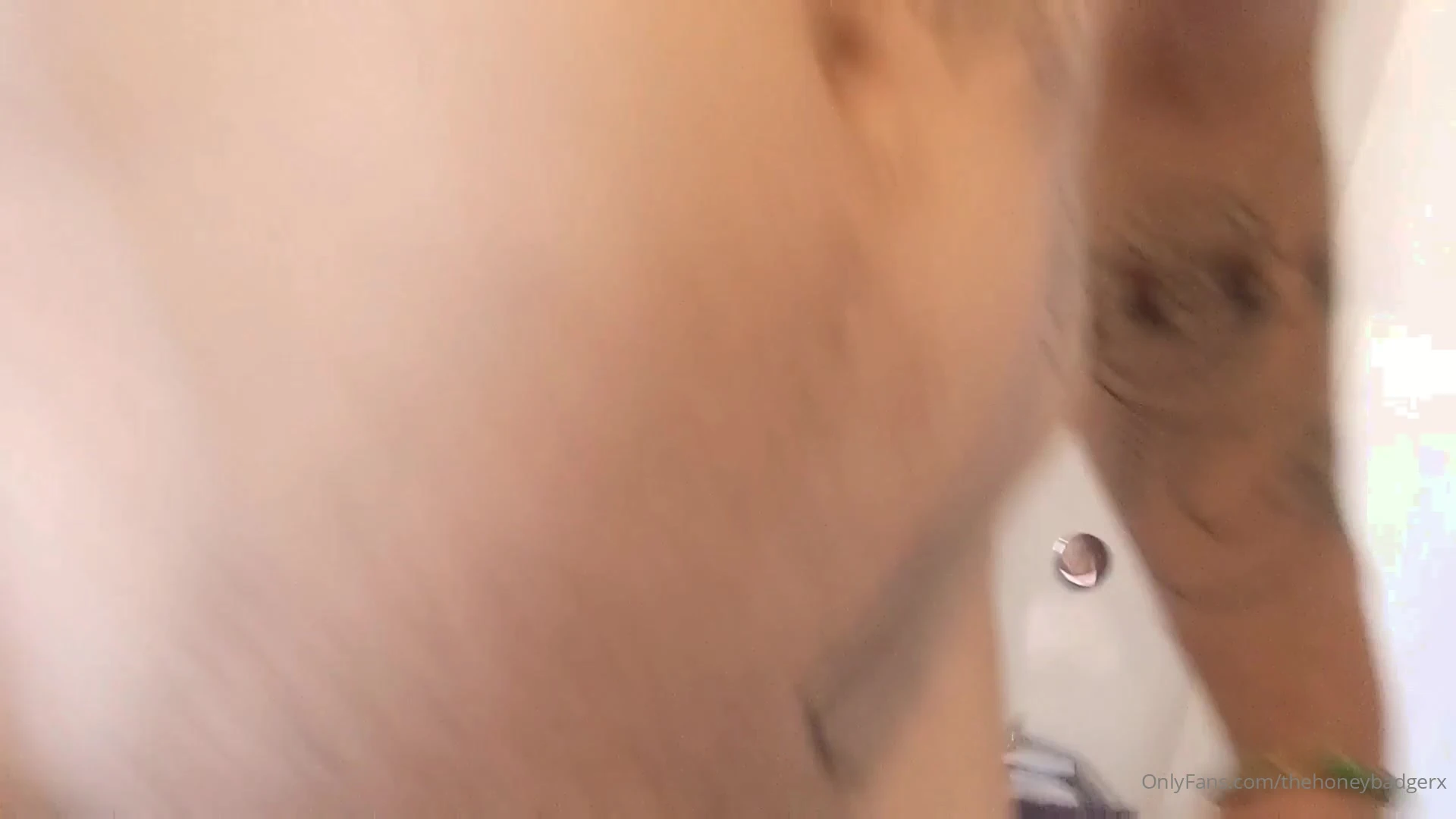 Exposed Self-assured Aussie alecnysten nude pic