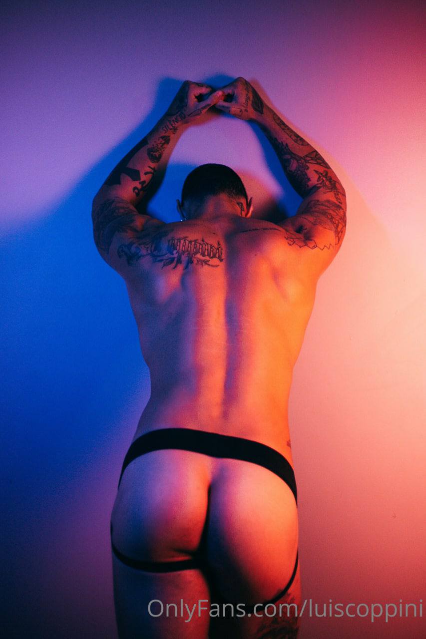 Sensual Luis Coppini nude