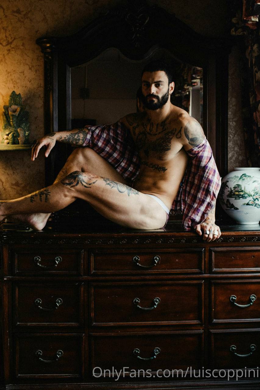Exposed ousado Luis Coppini anal