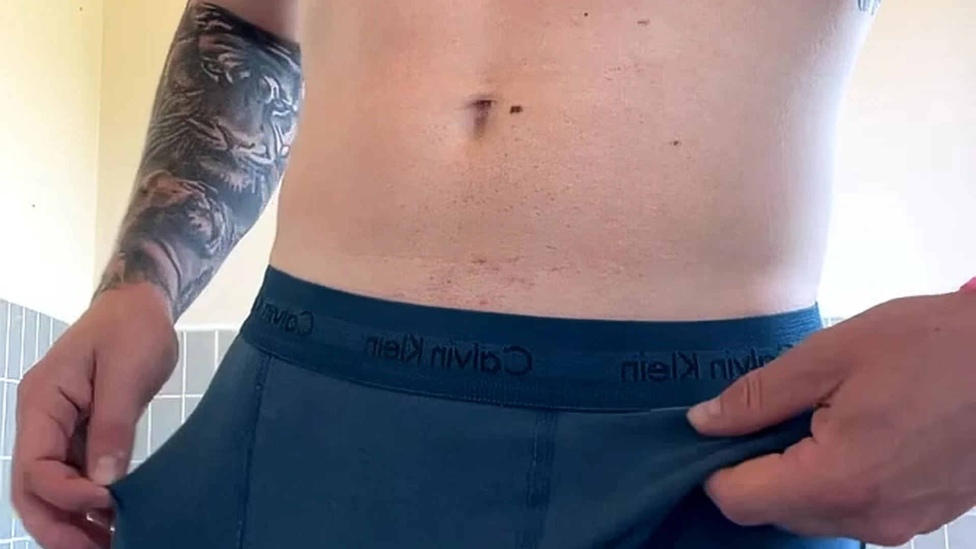 muscled Pumped Tom Simpson nude Exclusive video full Sensational