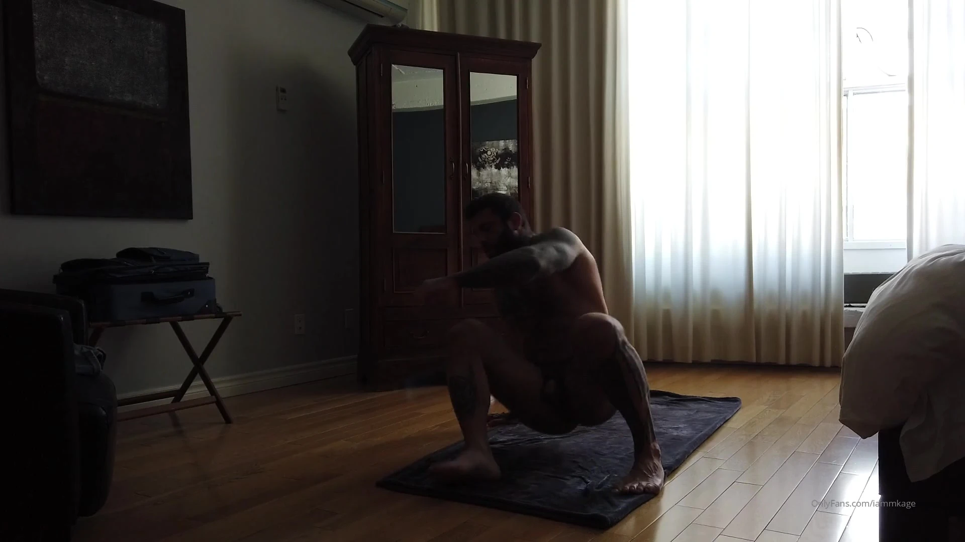 Commanding Markus Kage cams Sensational