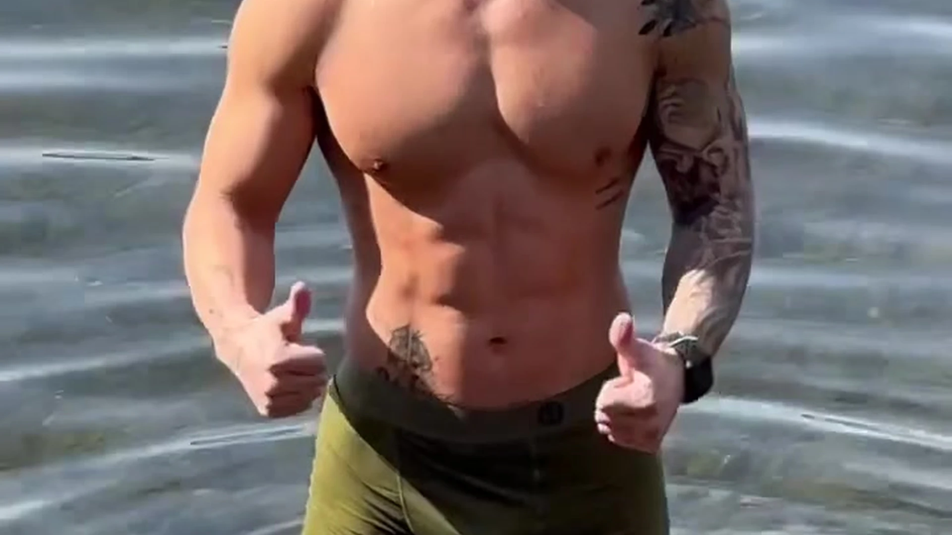 Sensational muscled tiktoker evanlamicella   Clip