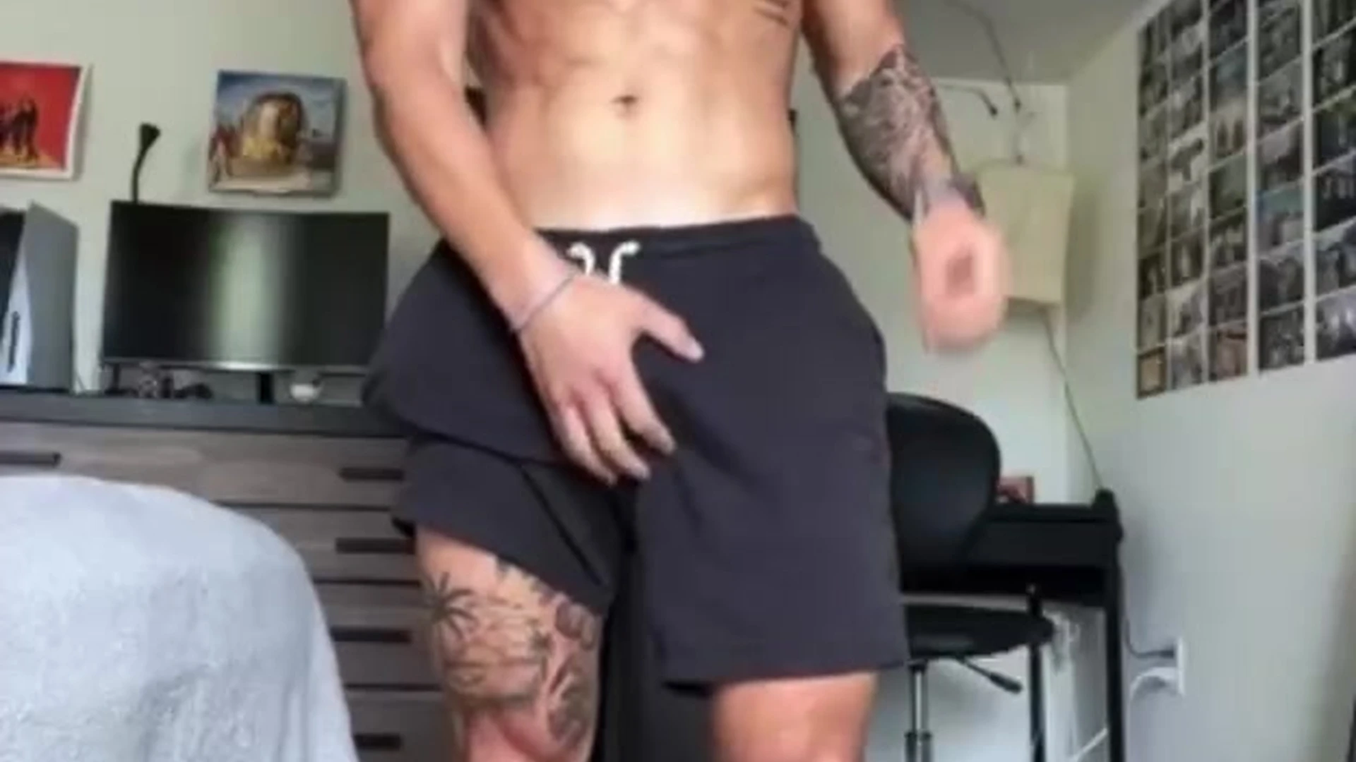 e-boy  pleasuring himself tiktoker Evan Lamicella nudes