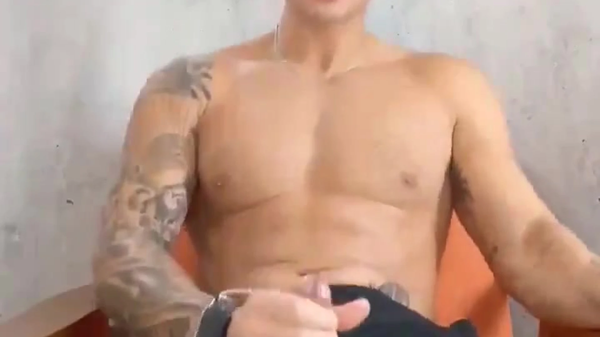 Evan Lamicella Jerks off in Chair