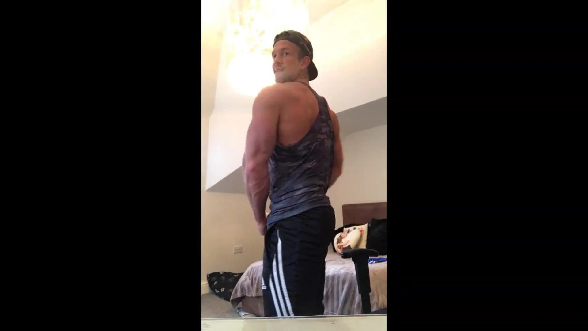Muscular throatedtv  huge pecs FullVID