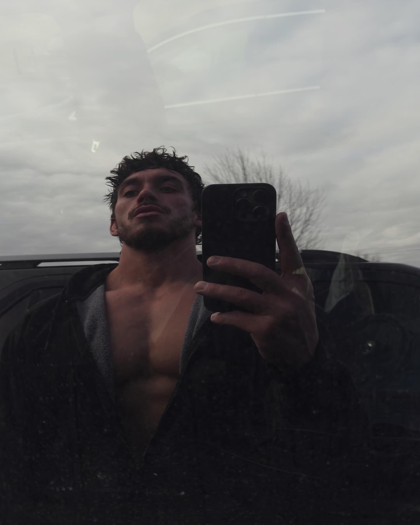 Magnetic  Well-endowed Raphael Lee l e a k e d fullvideo