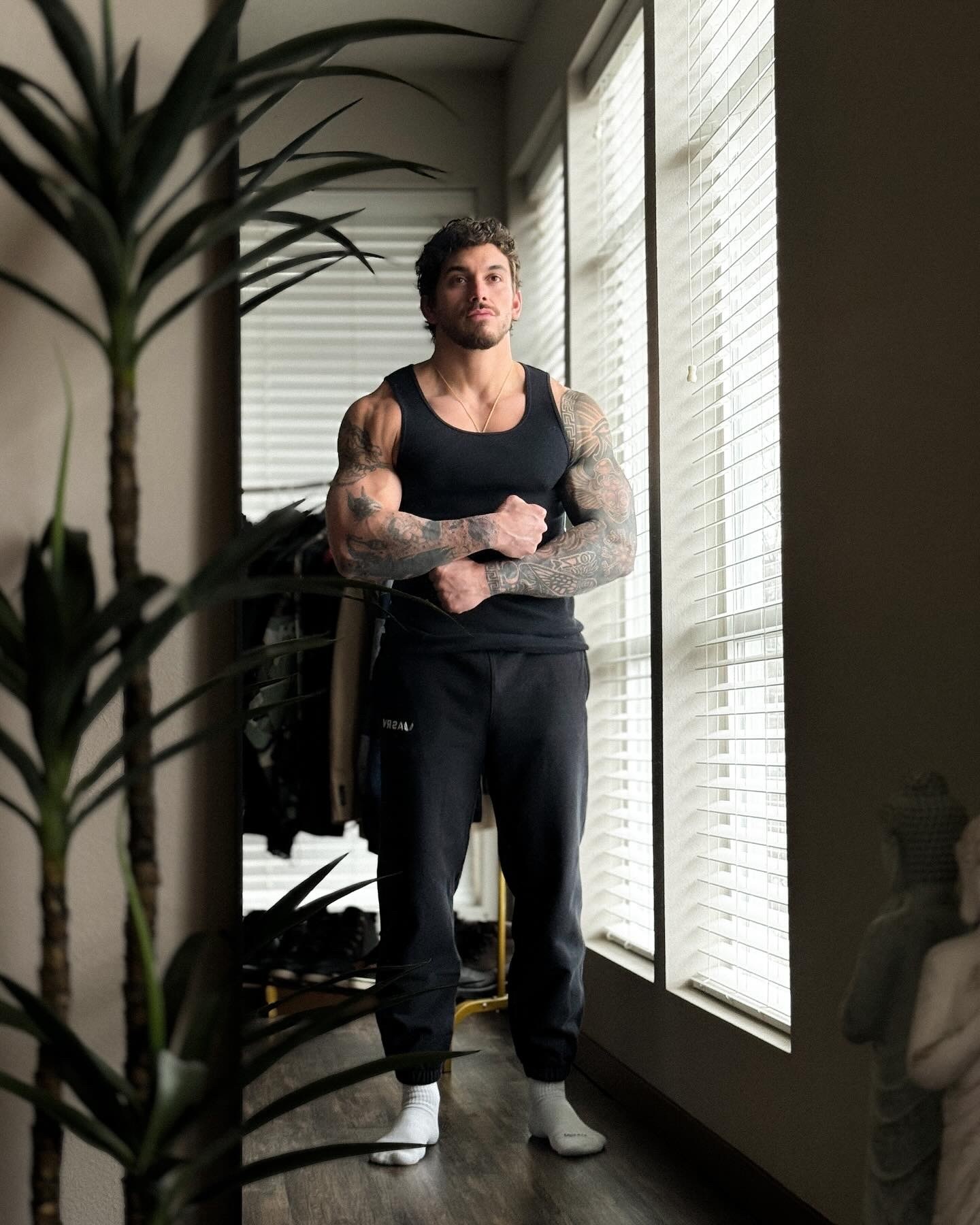 Sensational hottie premium stud raphaelsplayground2 Fansly leaks