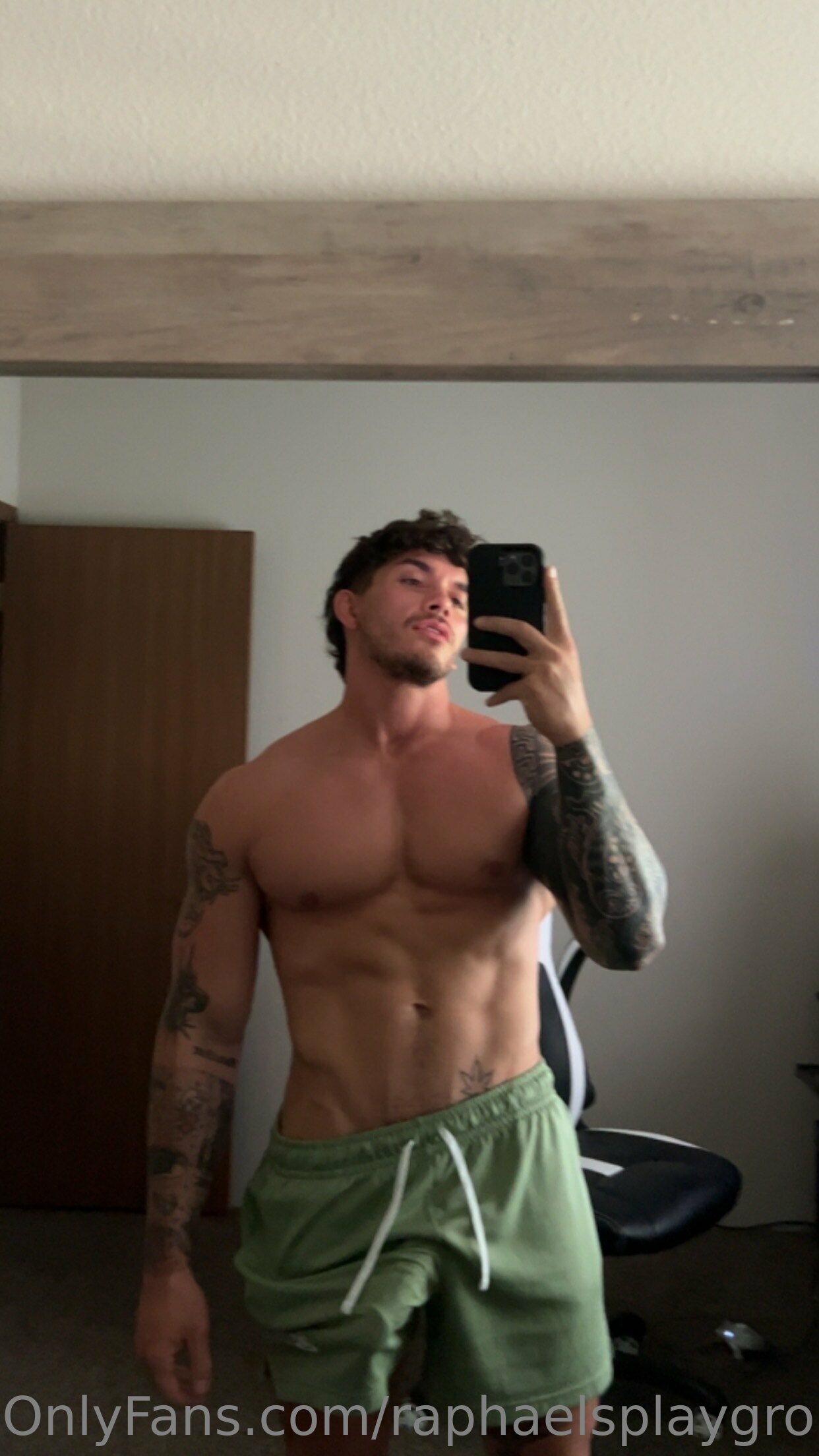 Carnal raphaelsplayground2 sexy pic