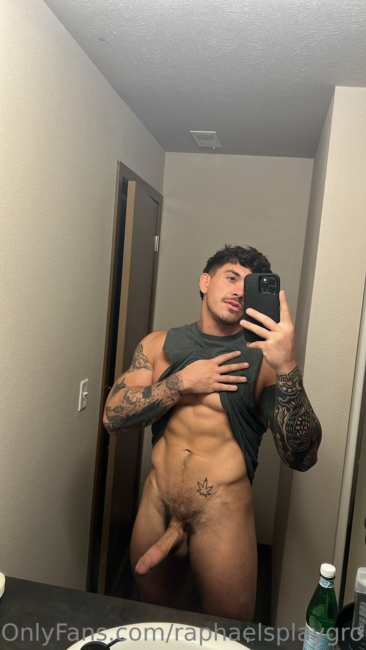 Epic Well-endowed Raphael Lee leaked
