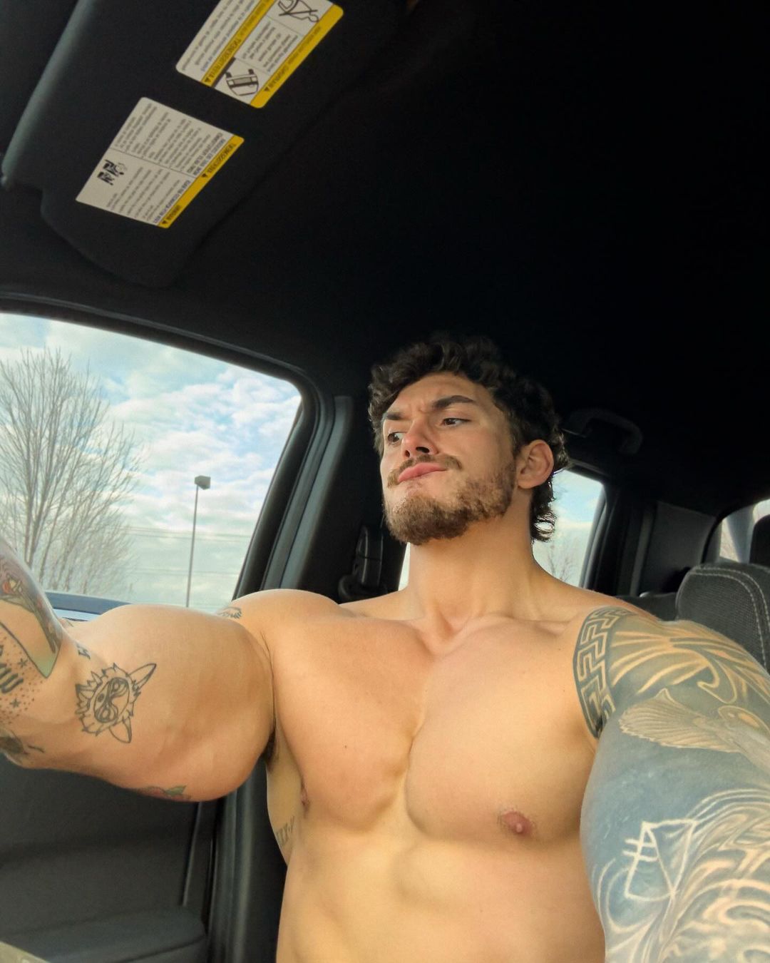 Exhibitionist Raphael Lee porn pic