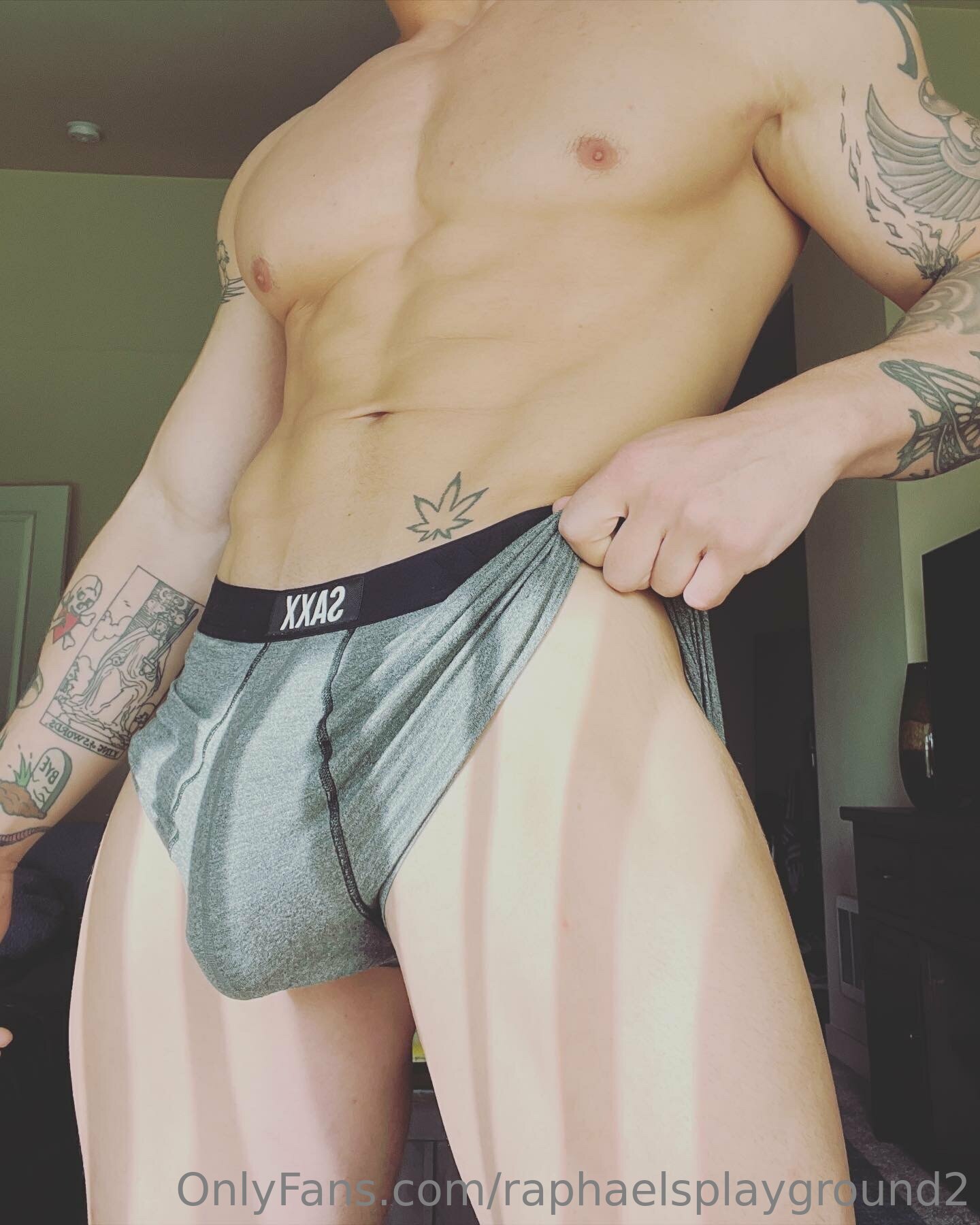 sexy slut Bulging Raphael Lee l e a k e d Exclusive full video Exposed