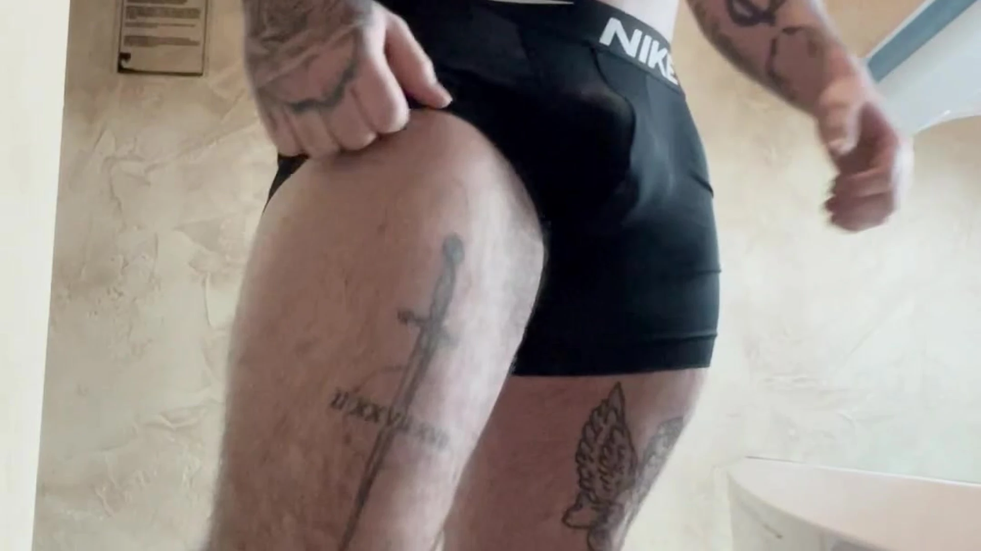 Ball-draining Derek Martin nude pics Full Clip