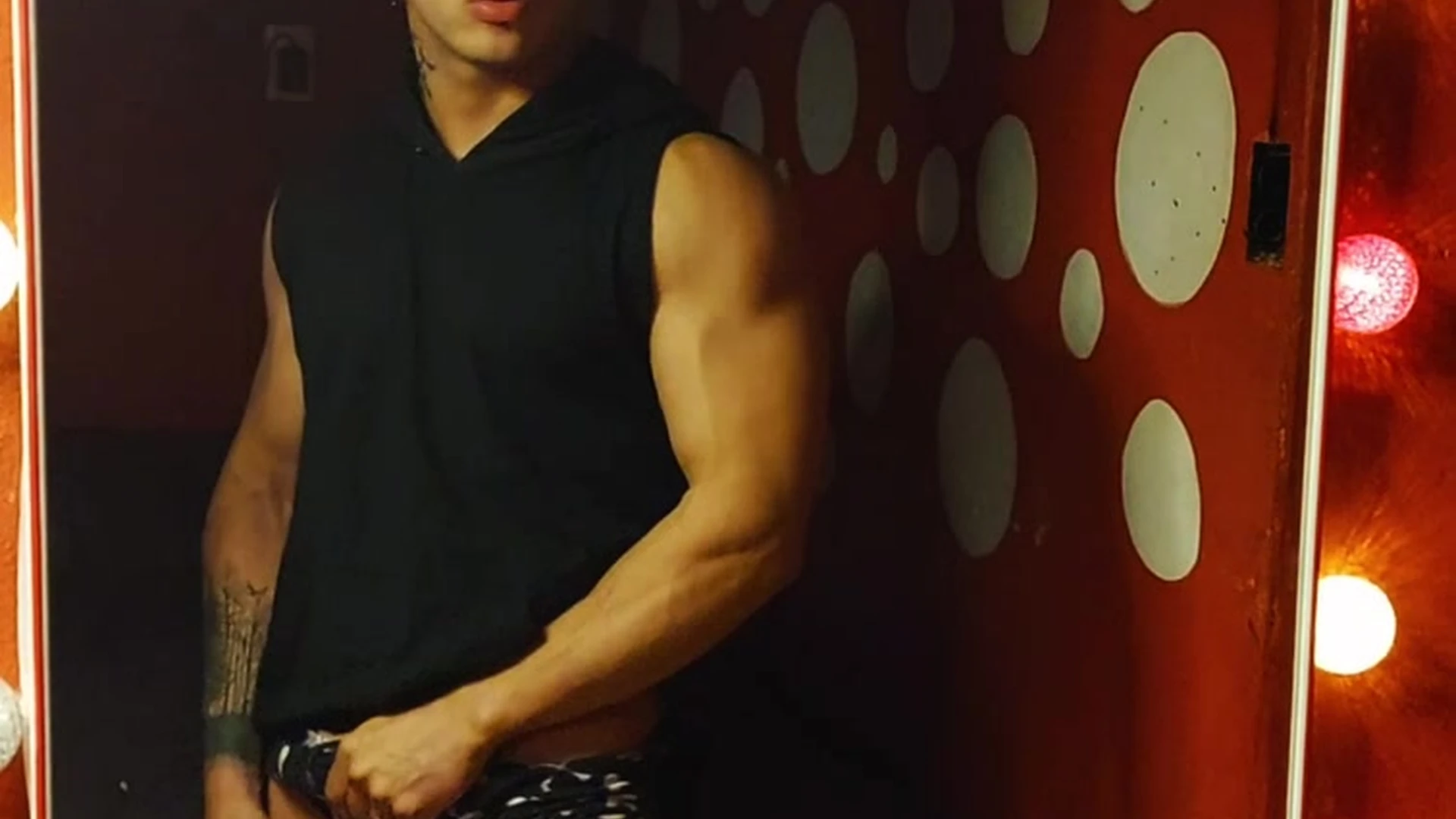 Sensational impressive sweaty FRANOKK   Exclusive full vid