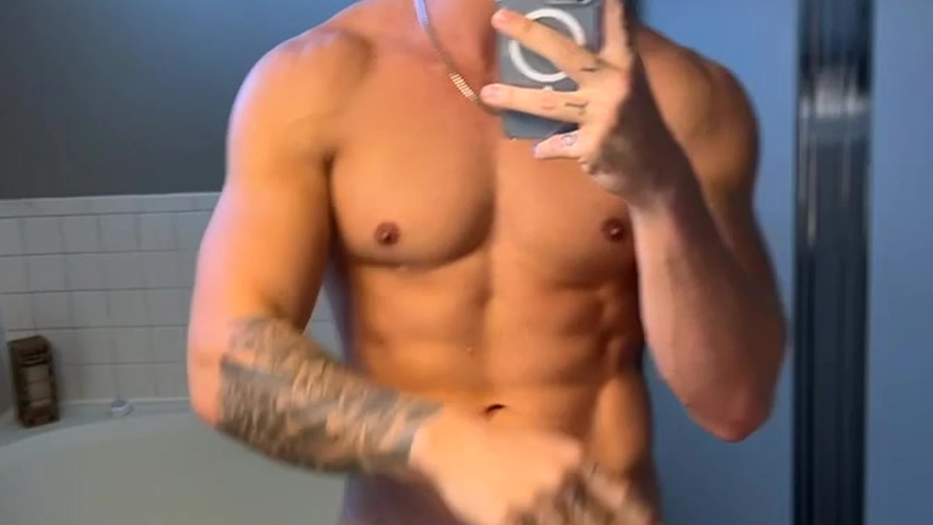 e-boy  Cum-filled Logan Drake onlyfans nude pics video full