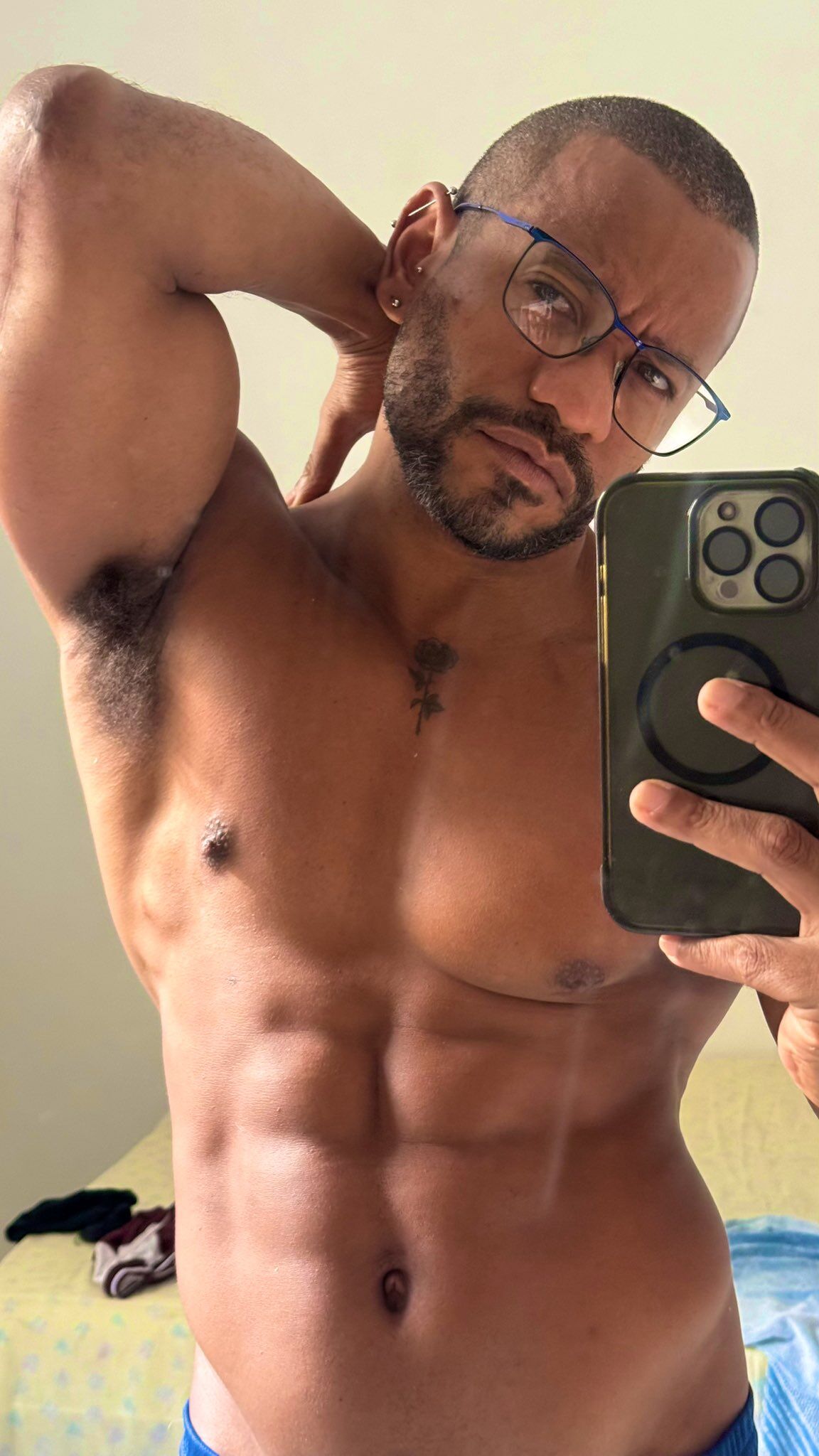 When Jhon Felipe Looks At You: The Moment of Submission