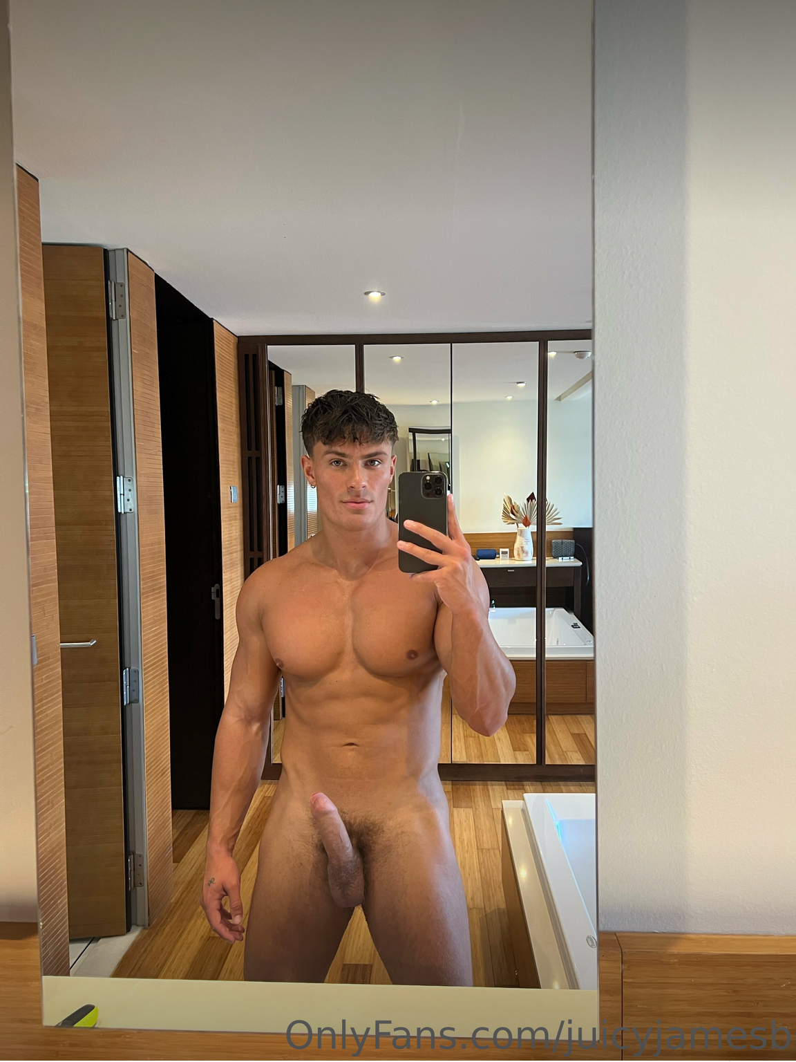 hot sucking Well-endowed juicyjamesb clips
