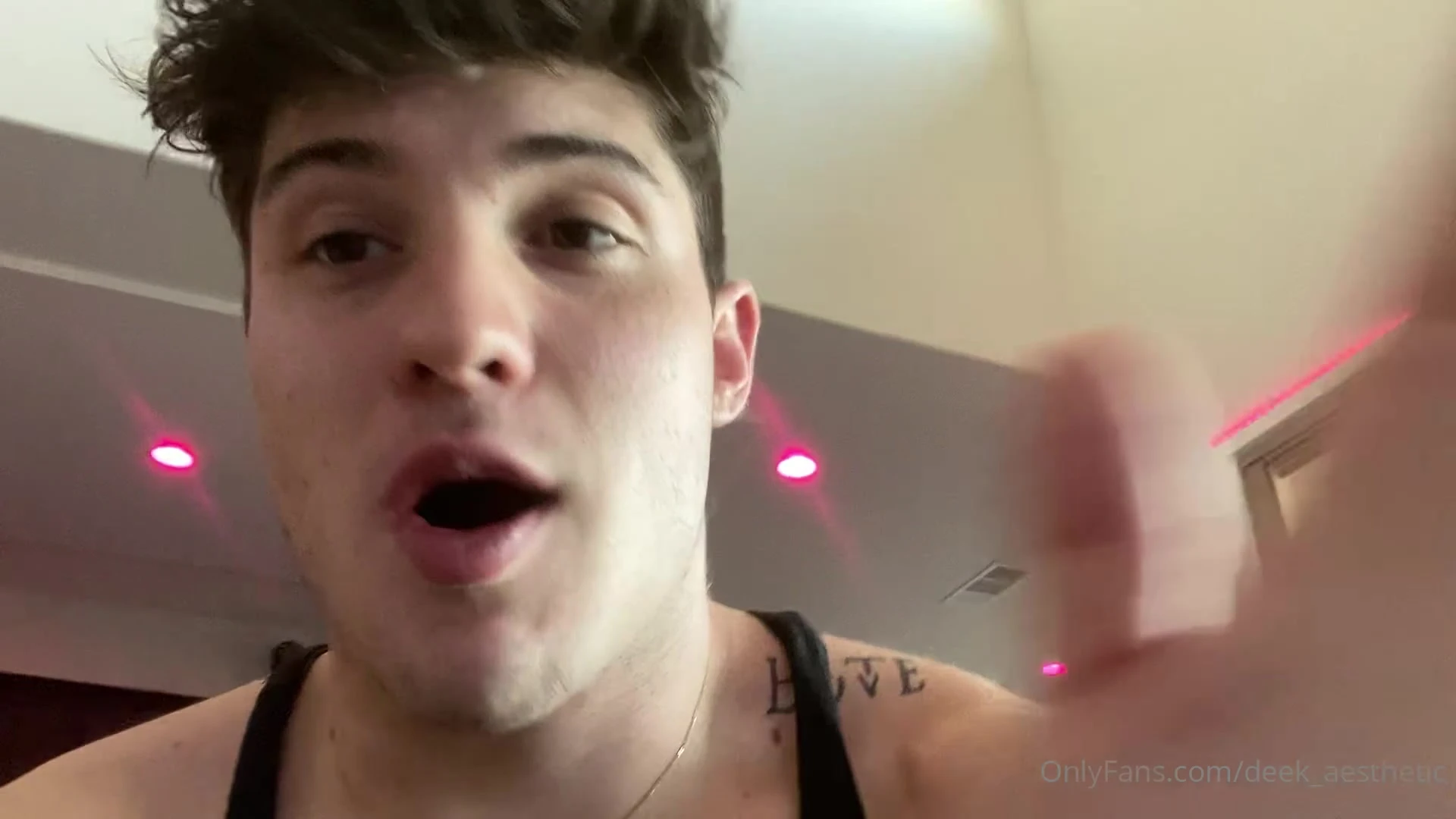 Jizz-soaked Derek Martin bussy Exposed