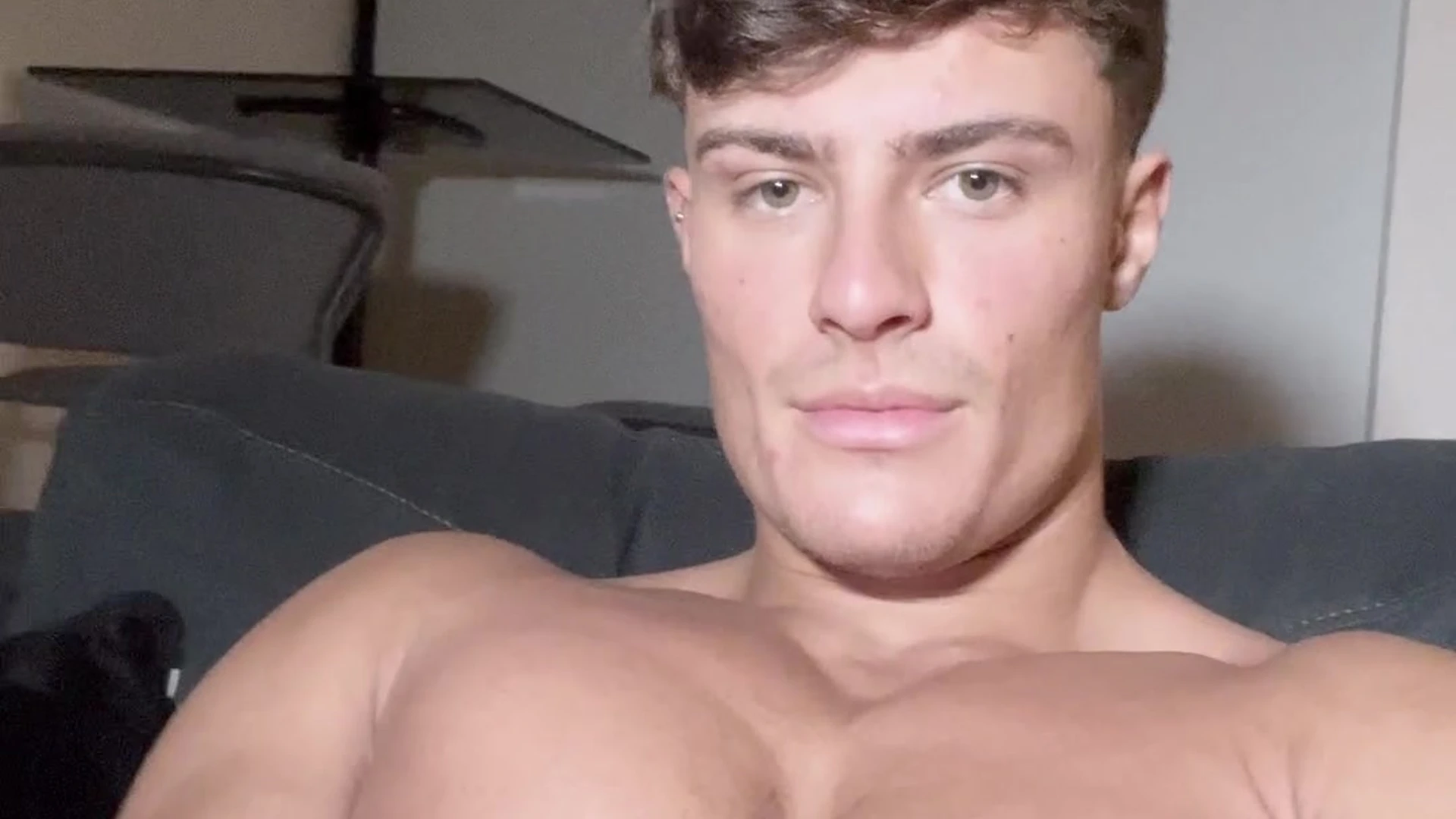 Sensational raw juicyalphajamesb cams
