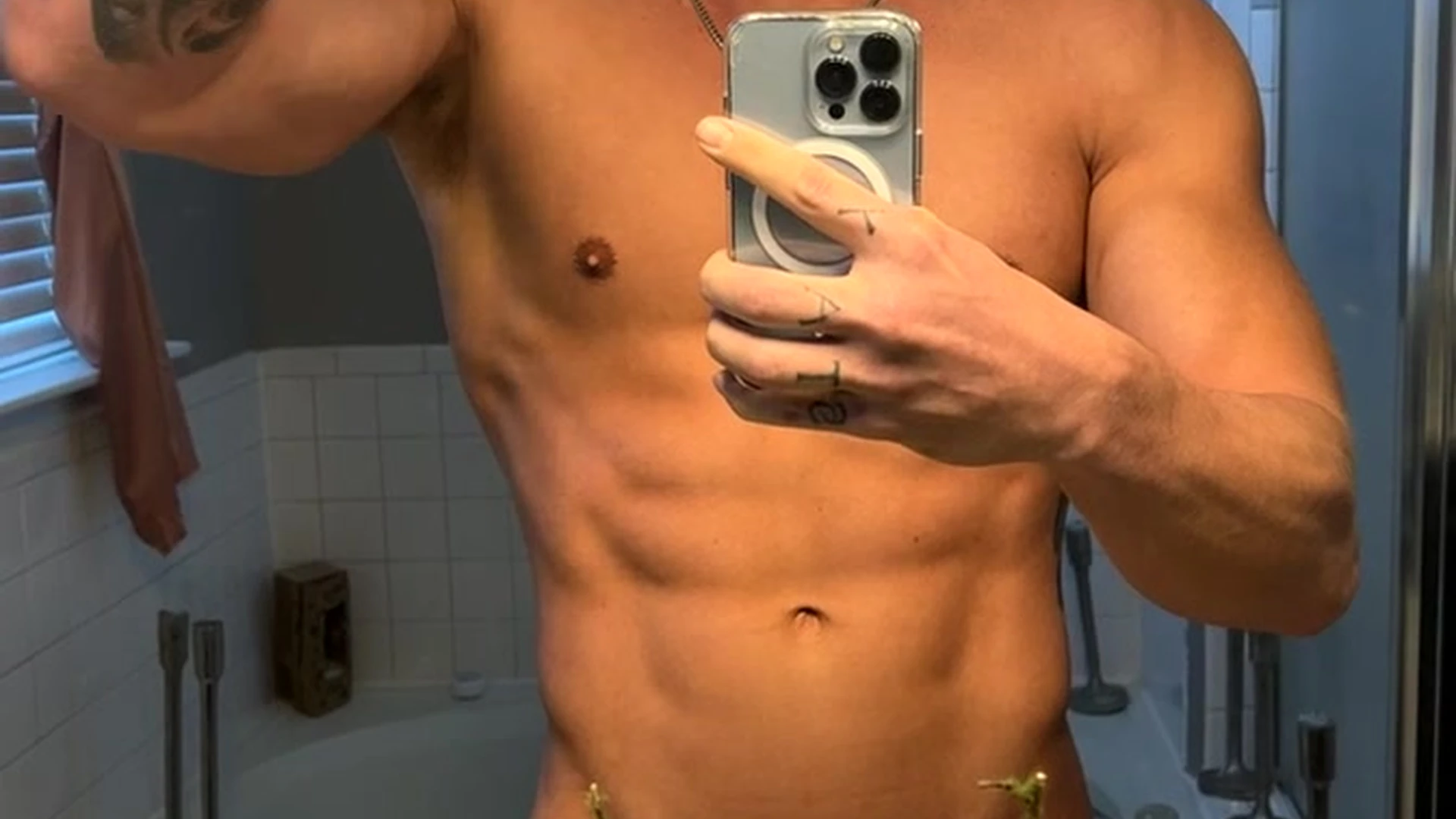 Pornographic CurvedKing nude porn leak EXPOSED
