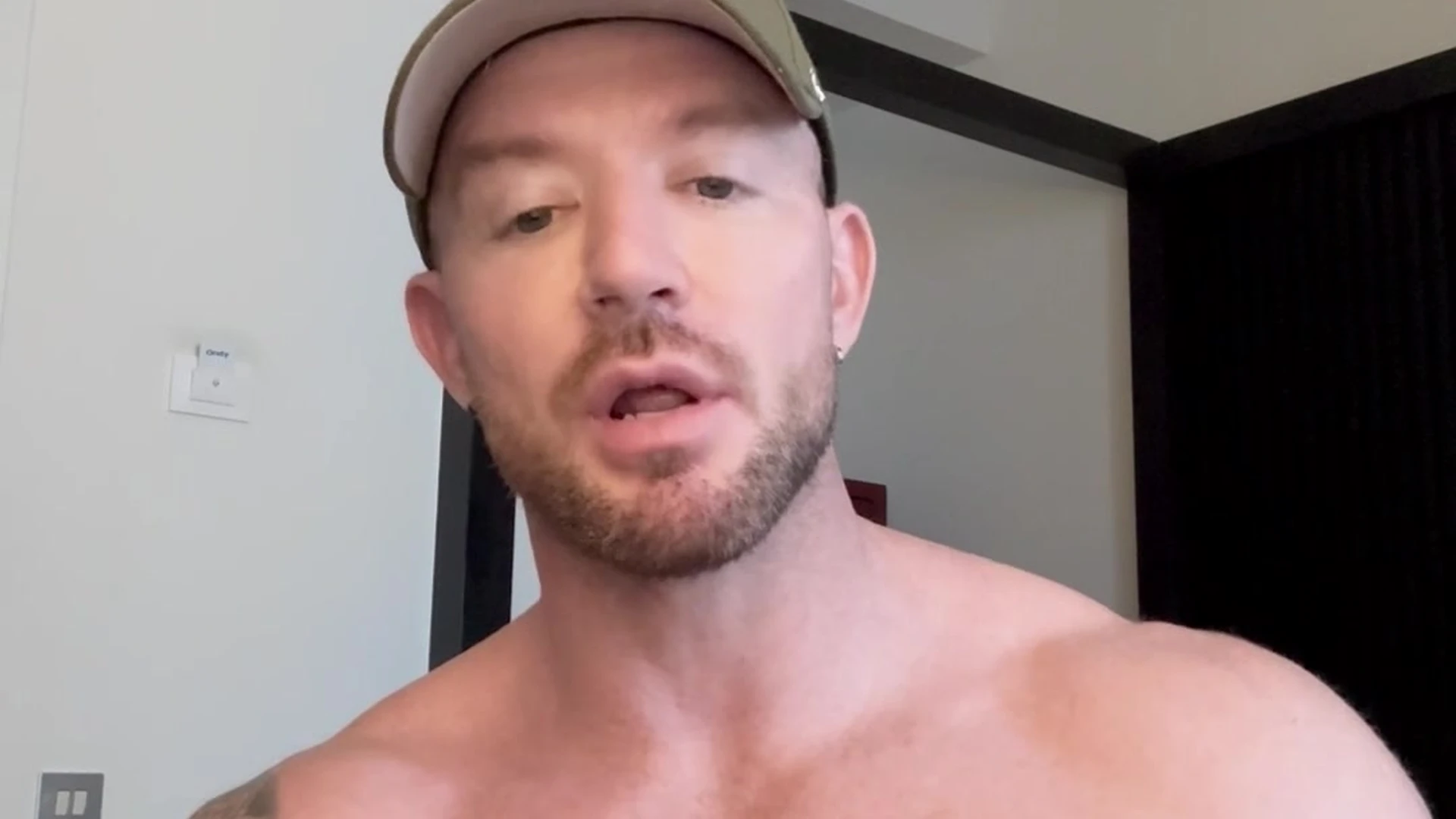 Enigmatic  sucking Primal Holden Hunt leaked pics