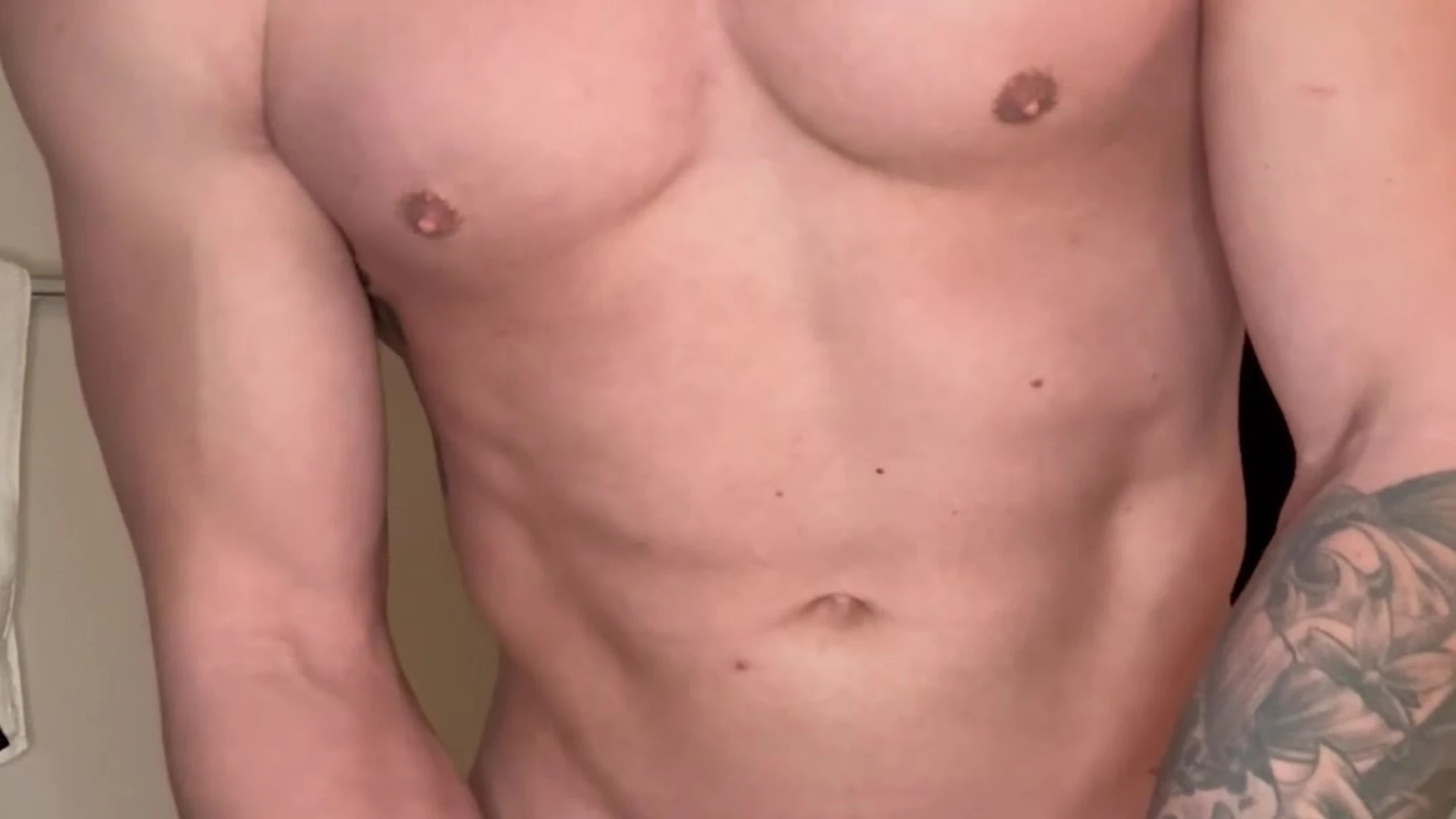 Well-endowed CurvedKing of leaks Epic