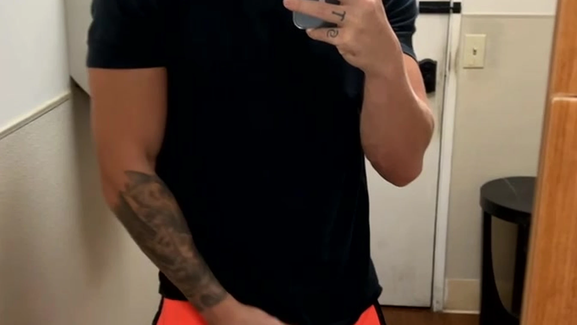 muscular fuck-meat logandrake onlyfans fullvideo Exposed