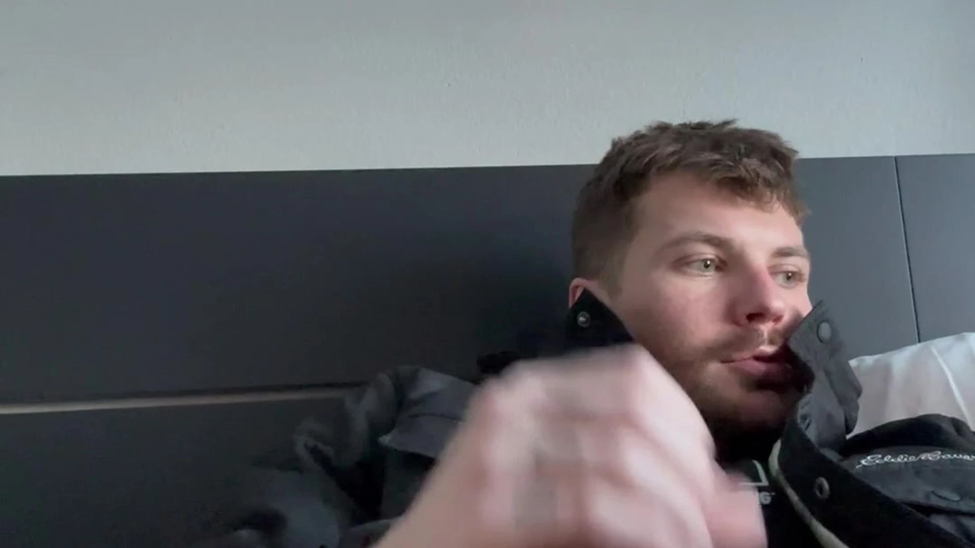 Graphic logandrake nude Vid