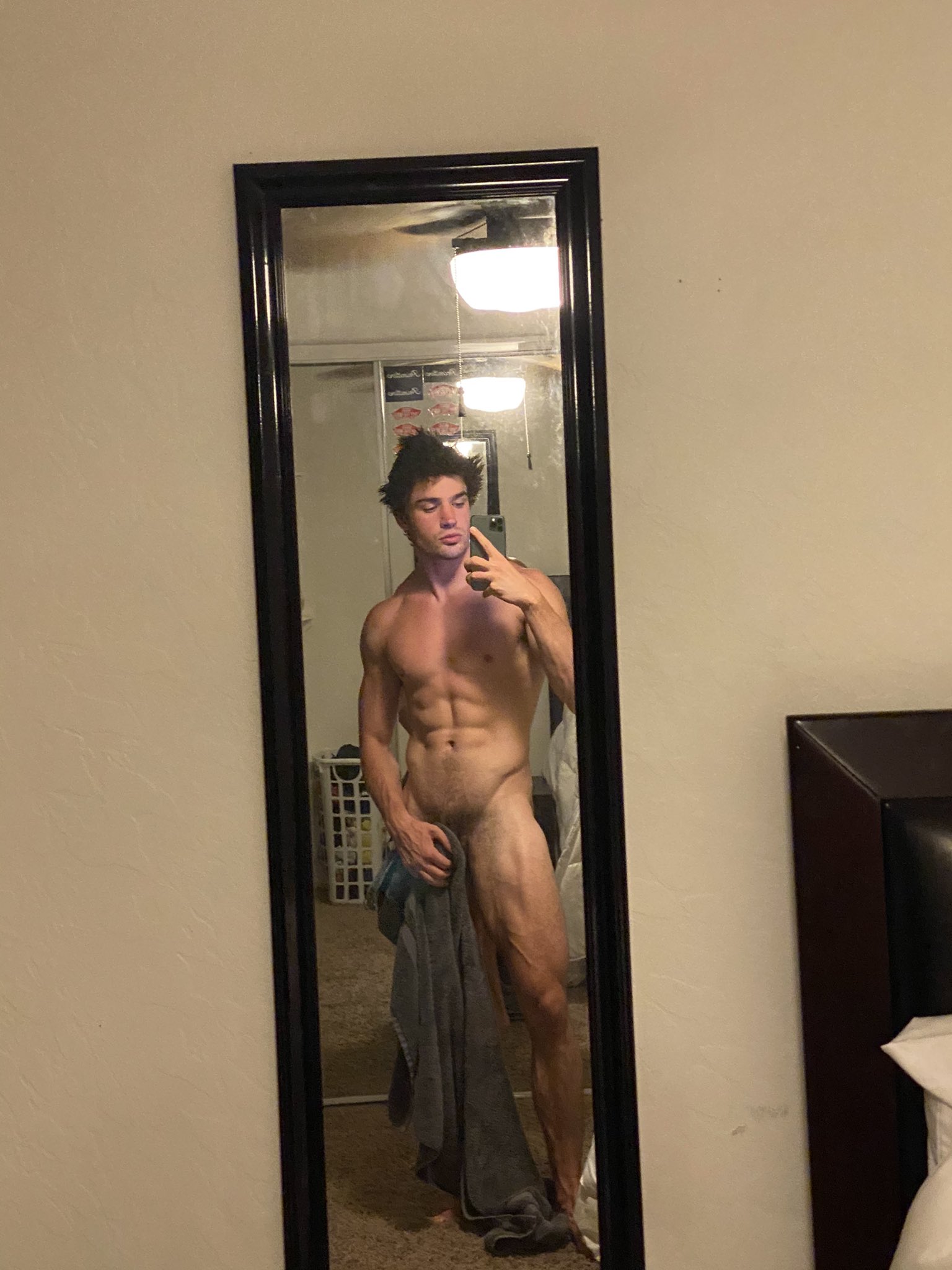 bubble butt pleasuring himself fitness model wyattcushman clips