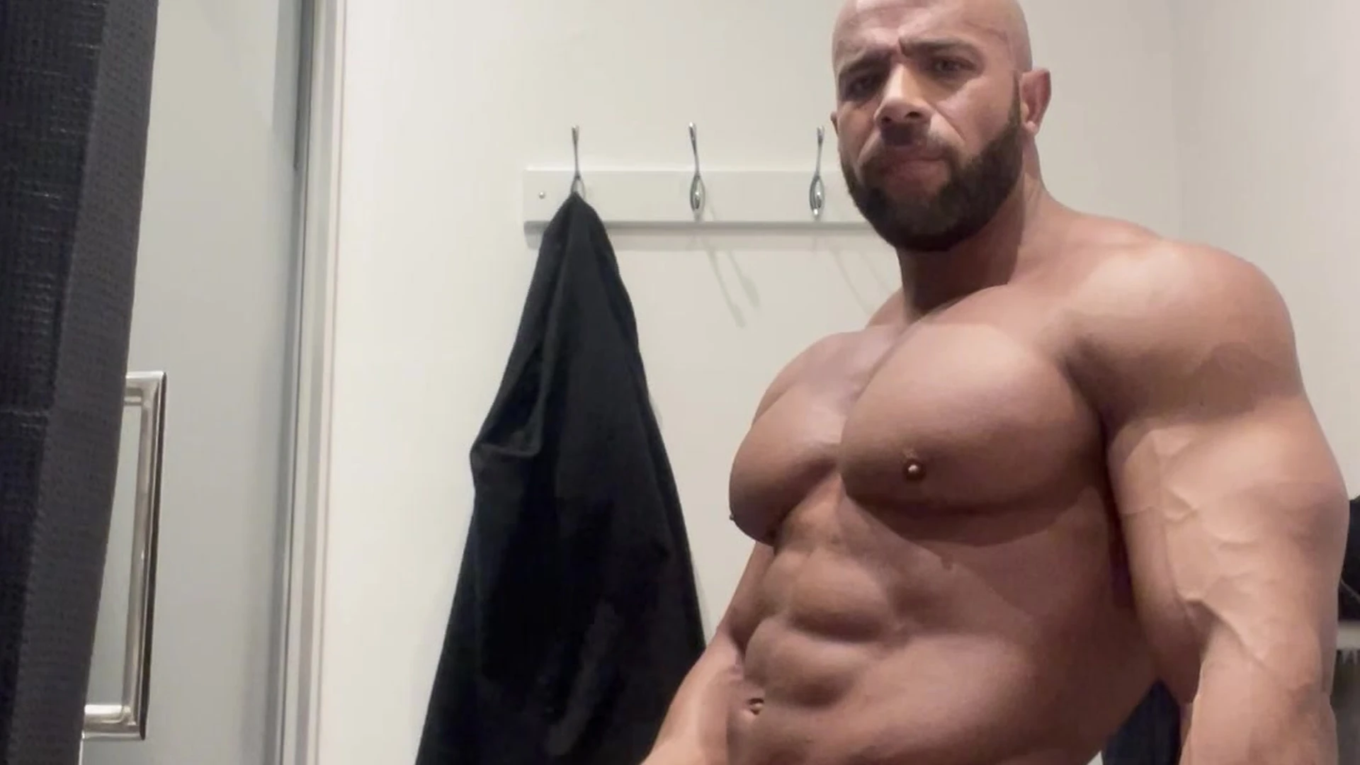 ajfitnessonlyfans This wanking session with a client in the show