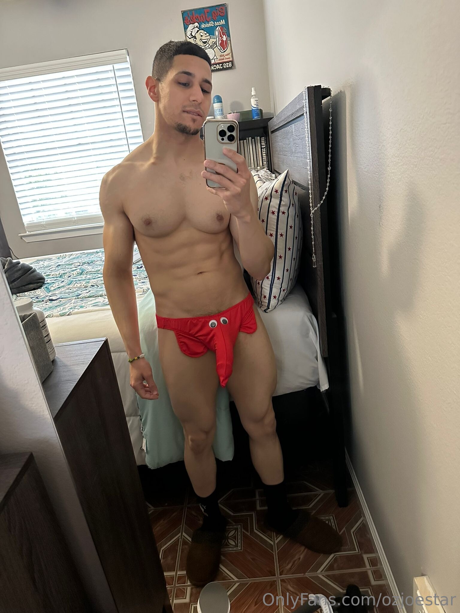 artistic jerking off latino xsaiyanoz onlyfans pic