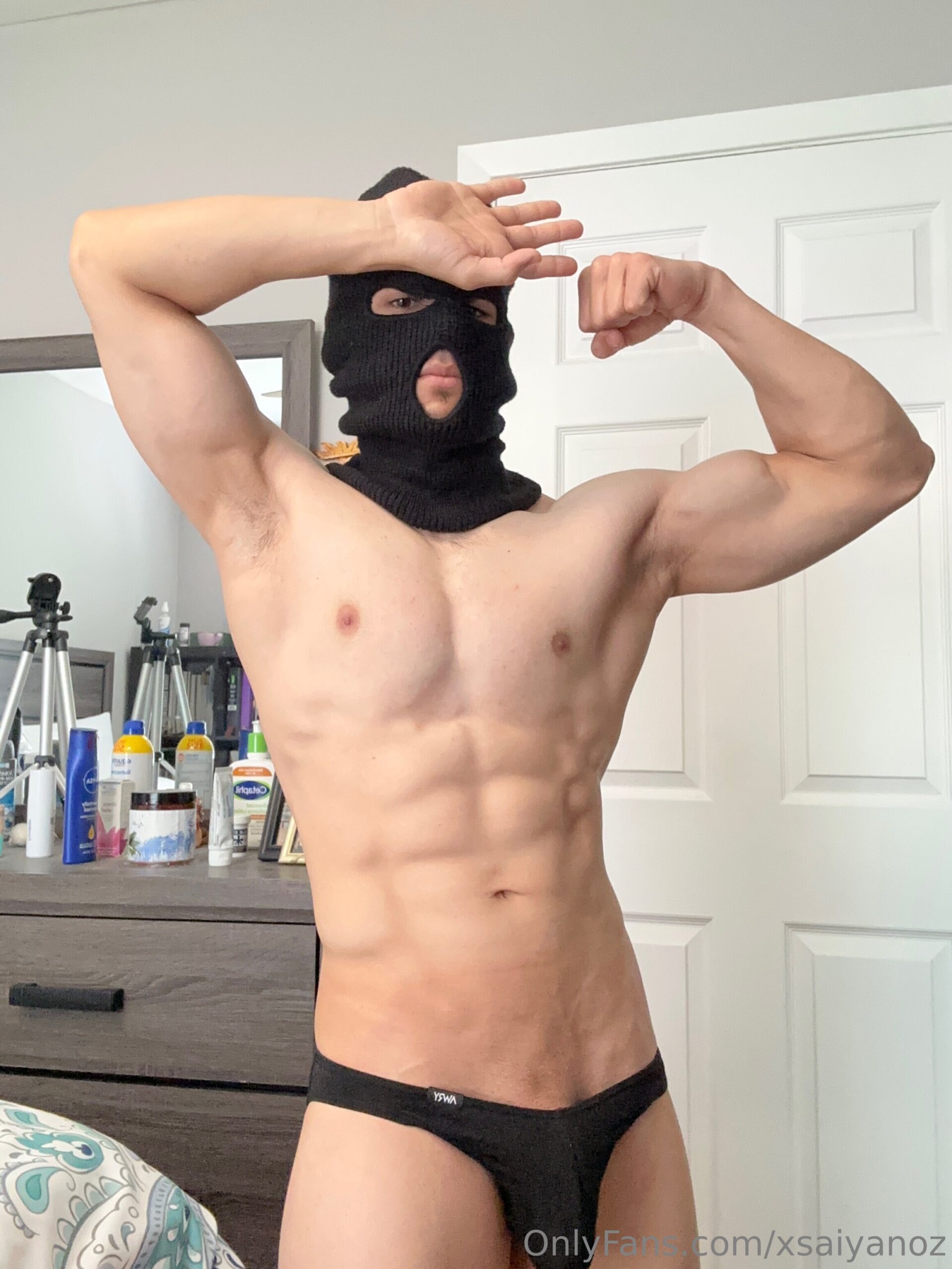 Sensational muscled latino xsaiyanoz big pecs