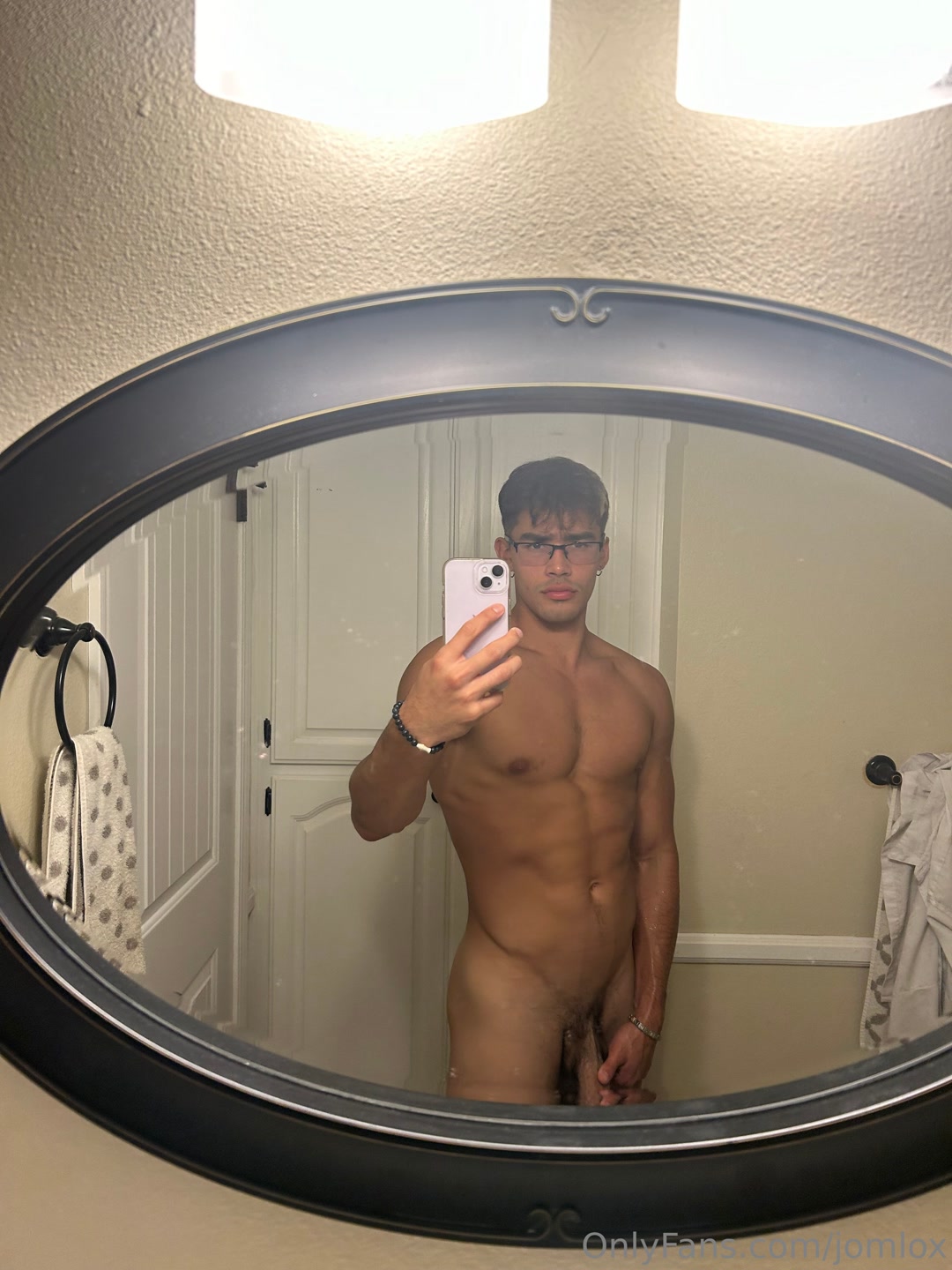 Assertive jerking off jock Jordan Lox solo