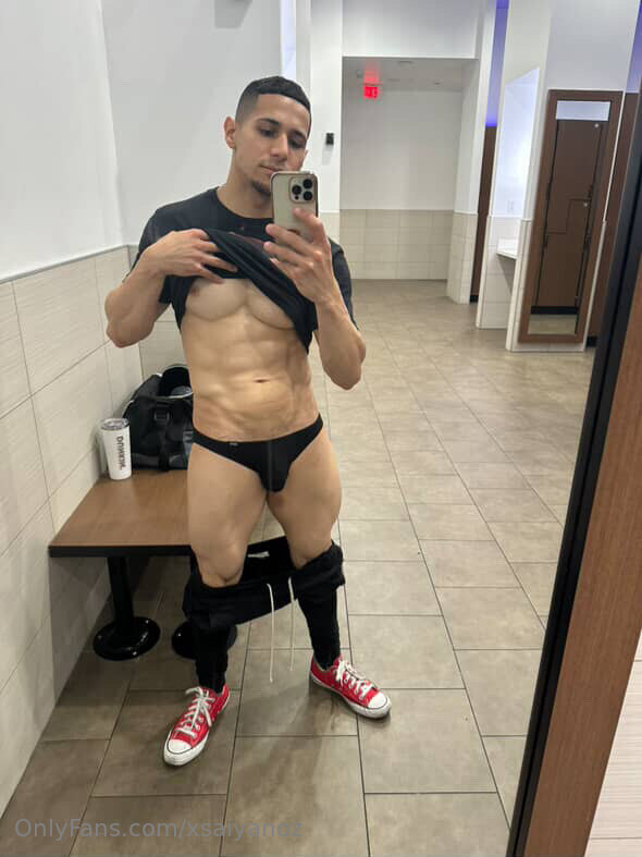 hoe latino xsaiyanoz of Exposed