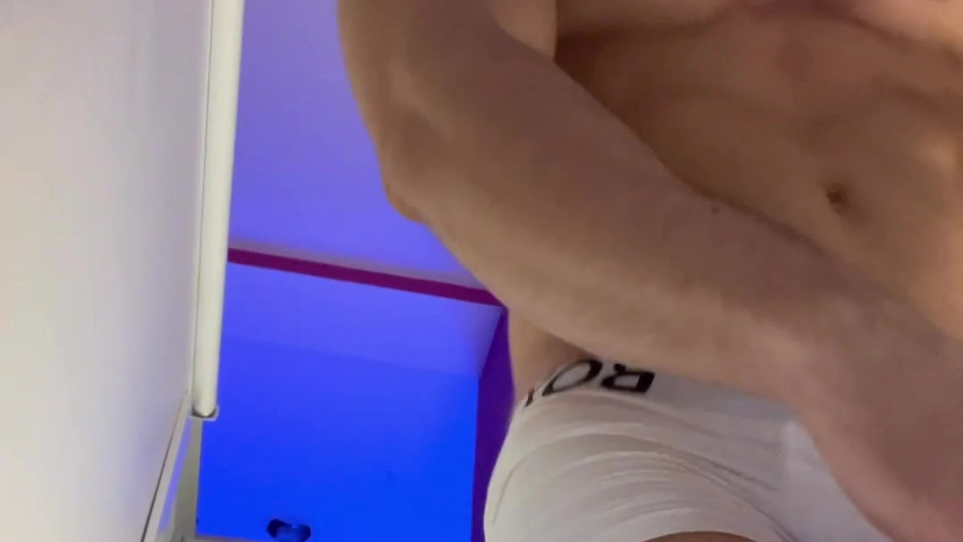 attractive stud Niccolo Neri   Sensational