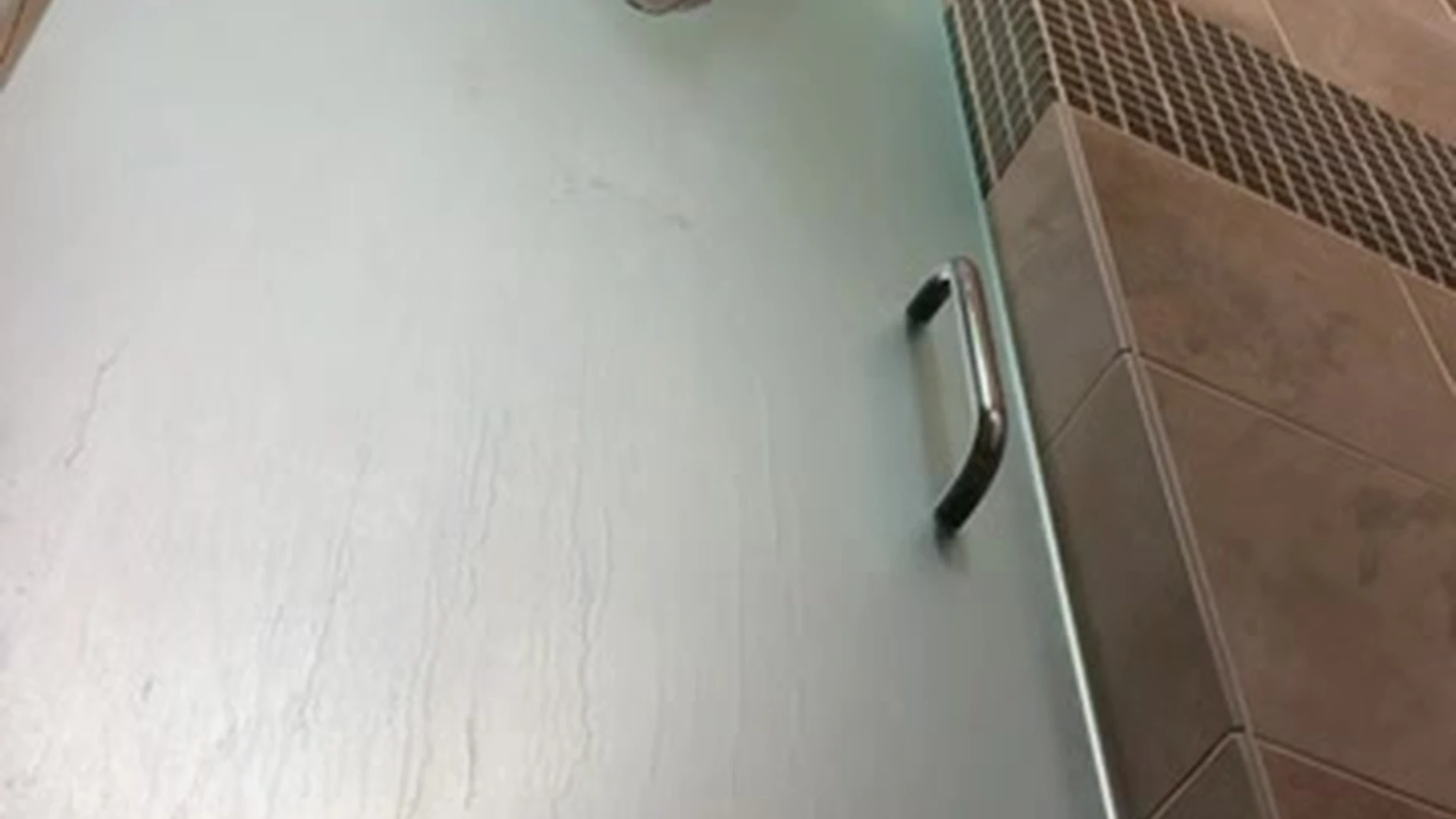 Spy shower JO