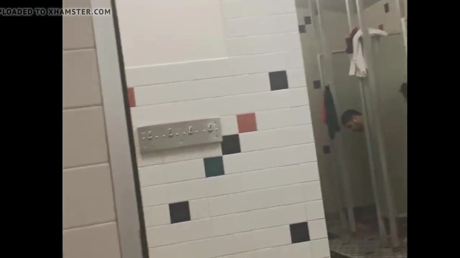 Spanish Lockeroom Showers