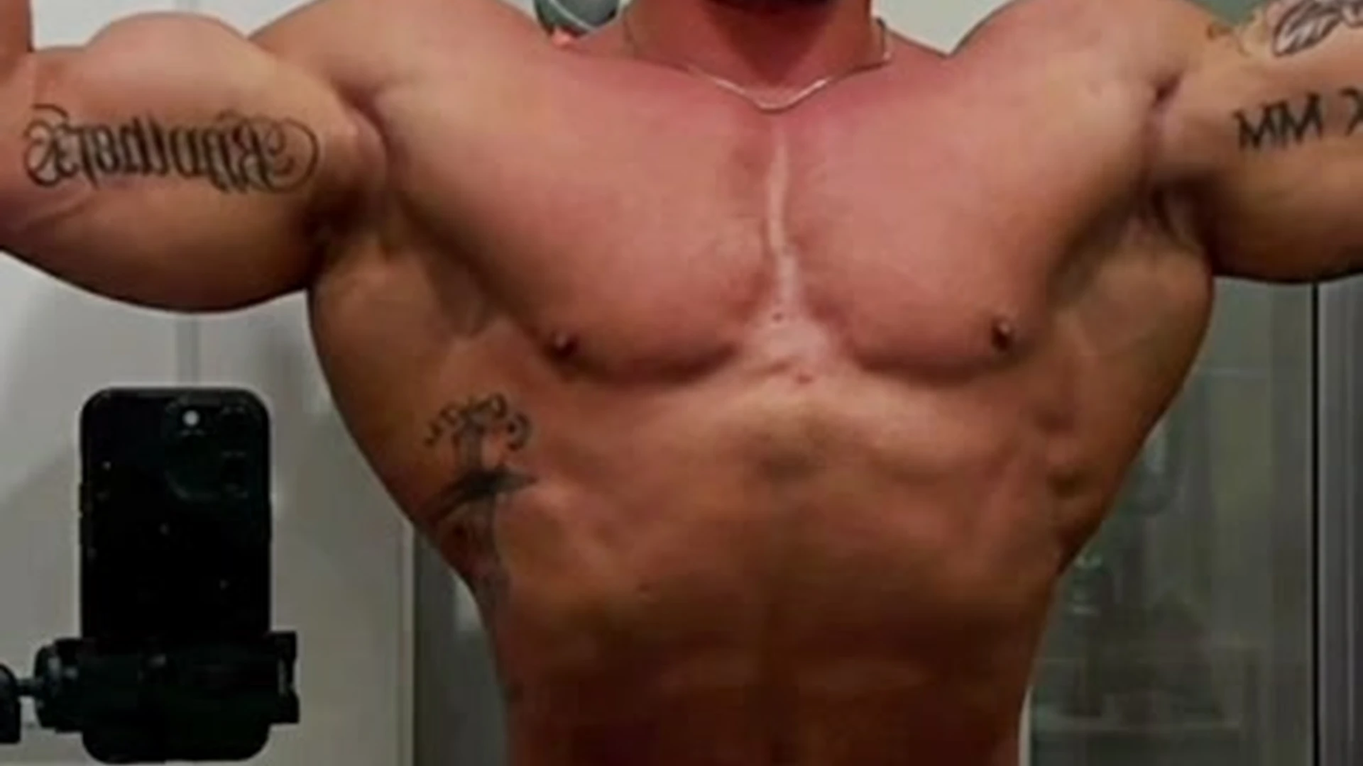 Effervescent bodybuilder pdmoney Nude Patreon